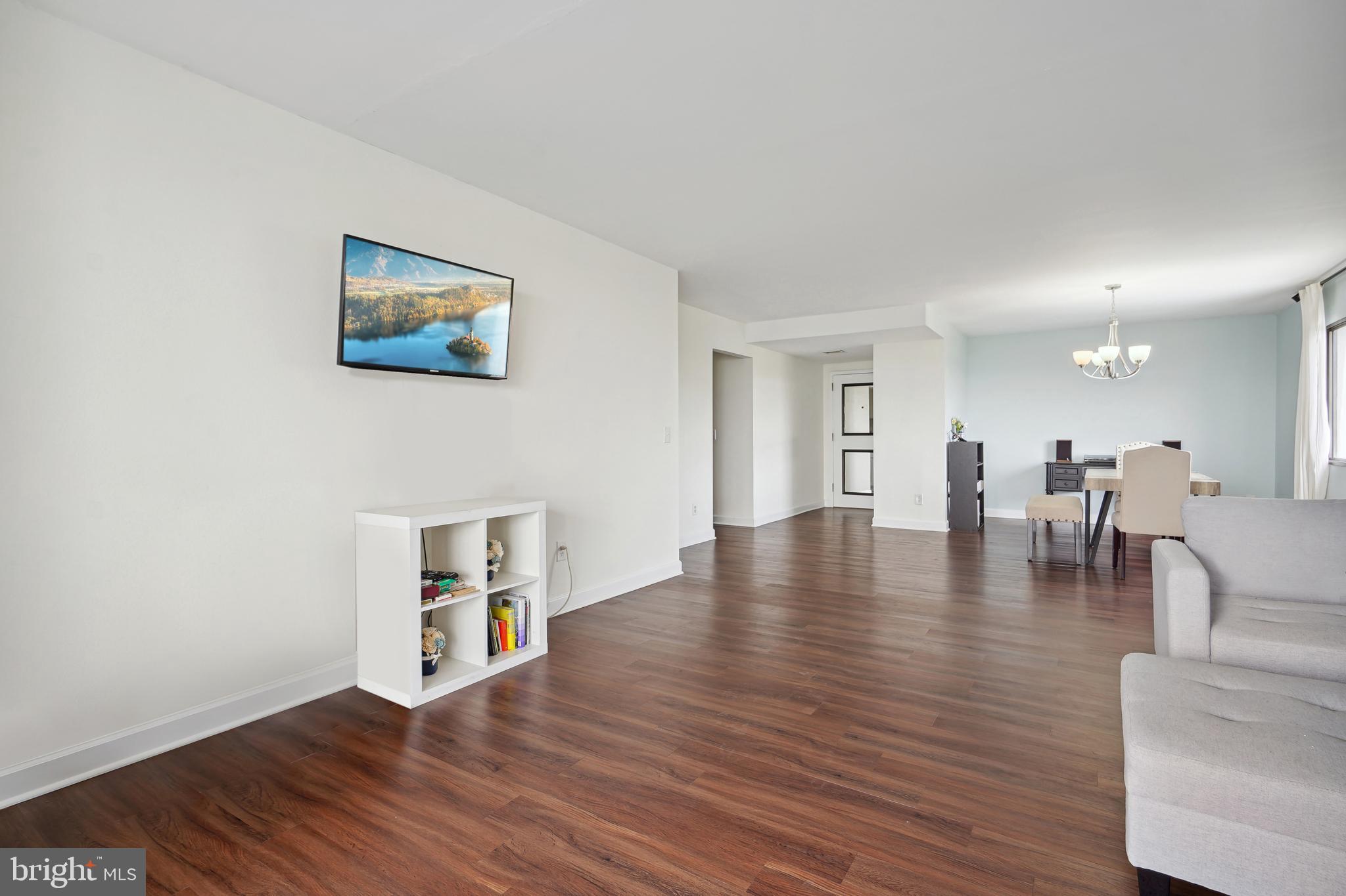 ALEXANDRIA KNOLLS - Residential