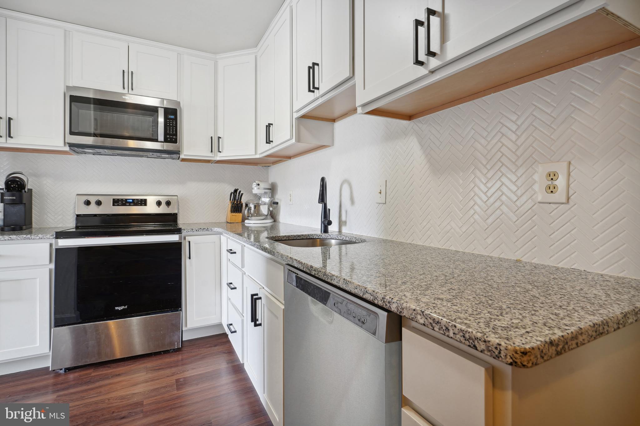 ALEXANDRIA KNOLLS - Residential