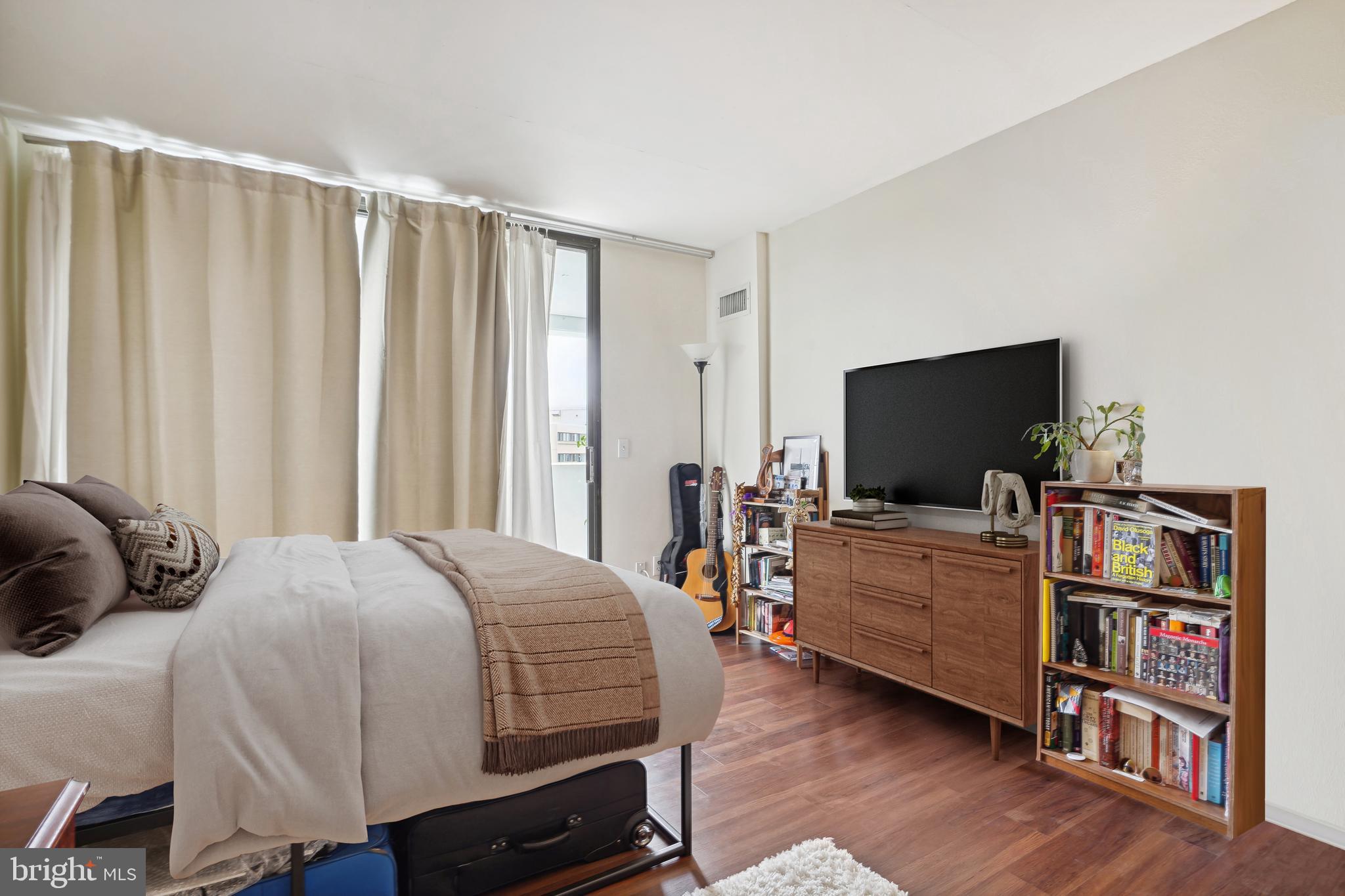 ALEXANDRIA KNOLLS - Residential