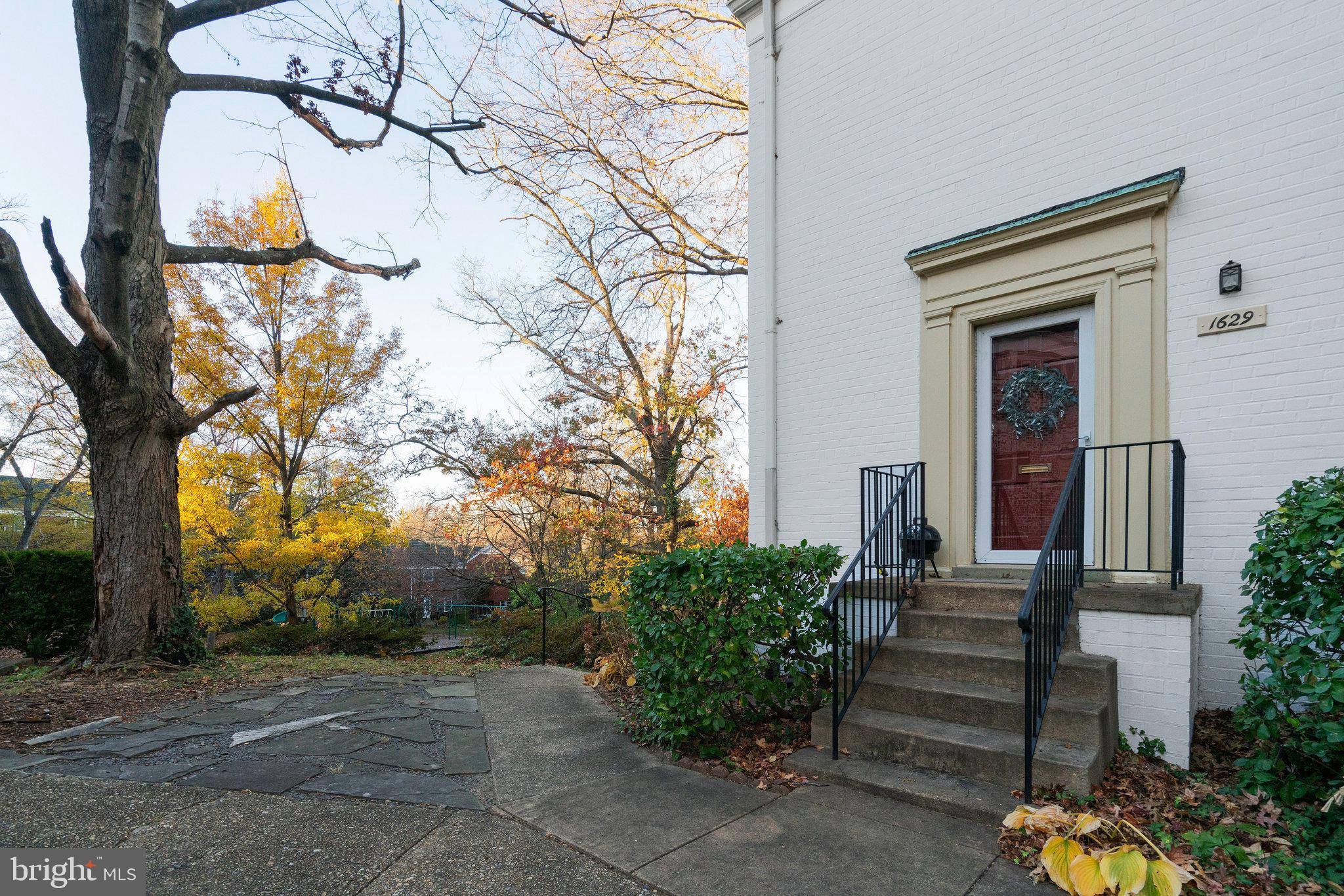 1629 FITZGERALD LANE