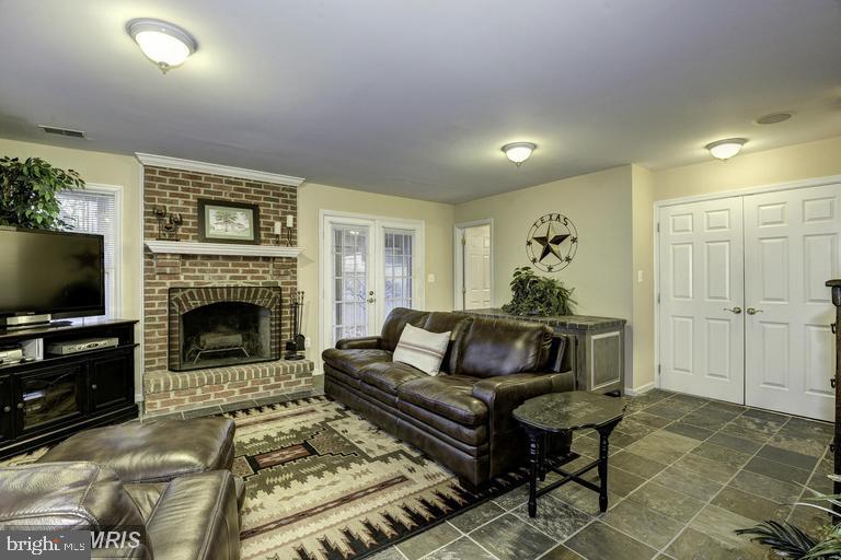 CHANCERY SQUARE - Residential Lease