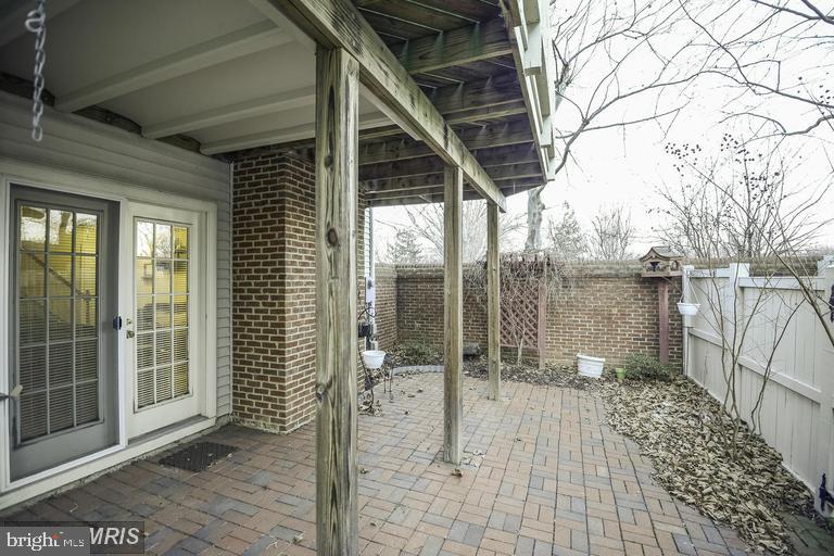 CHANCERY SQUARE - Residential Lease