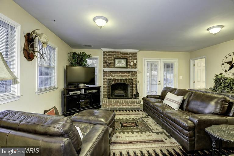 CHANCERY SQUARE - Residential Lease