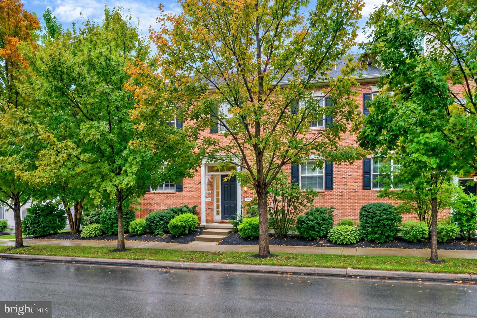 807 SPRING MILL AVENUE B
