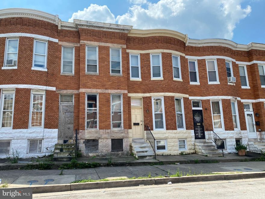 ONLINE AUCTION: Bidding begins 3/6/2026 @ 10:00 AM. Bidding ends 3/10/2026 @ 11:30 AM. List Price is Suggested Opening Bid. Deposit: $5,000.
 
This two-story townhouse is located in the Penrose/Fayette Street Outreach neighborhood within Baltimore City. Residents can enjoy the nearby facilities and attractions such as the Grace Medical Center, Westside Shopping Center, Mount Clare Junction, West Baltimore MARC Station, and Carroll Park. This property has unknown occupancy. The area provides easy access to a major traffic artery, N Monroe St, connecting to other regional parts of the city.