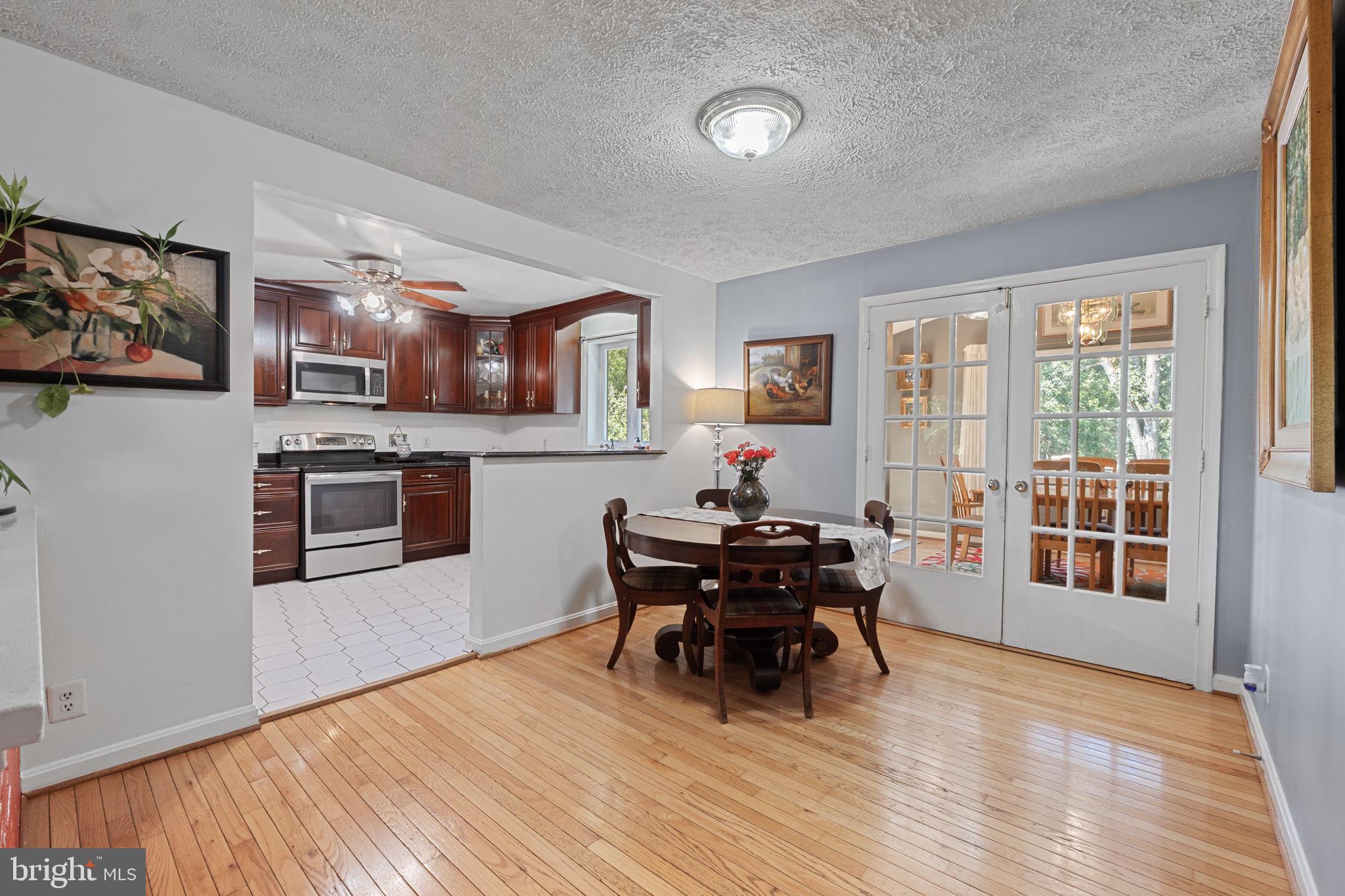 FOX TRAIL - Residential