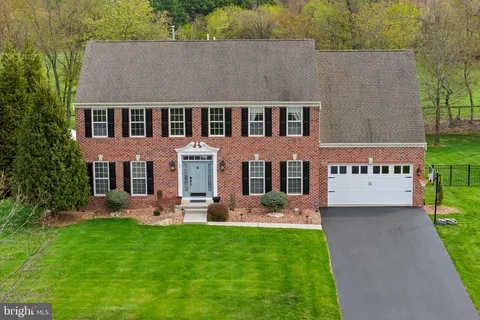 11 Nicholas Court, Cream Ridge, NJ MLS: NJMM2004518
