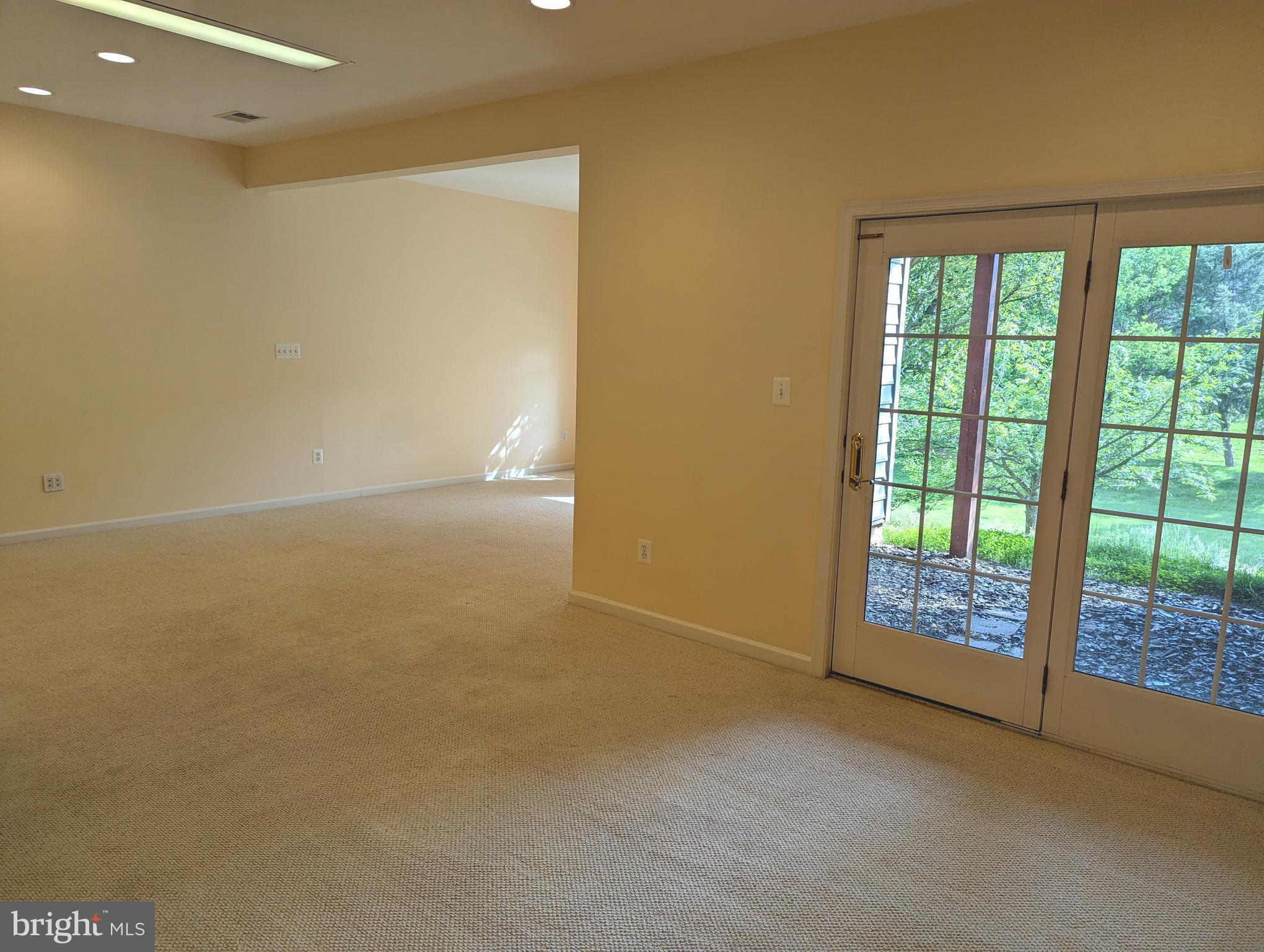 LOUDOUN VALLEY ESTATES - Residential Lease