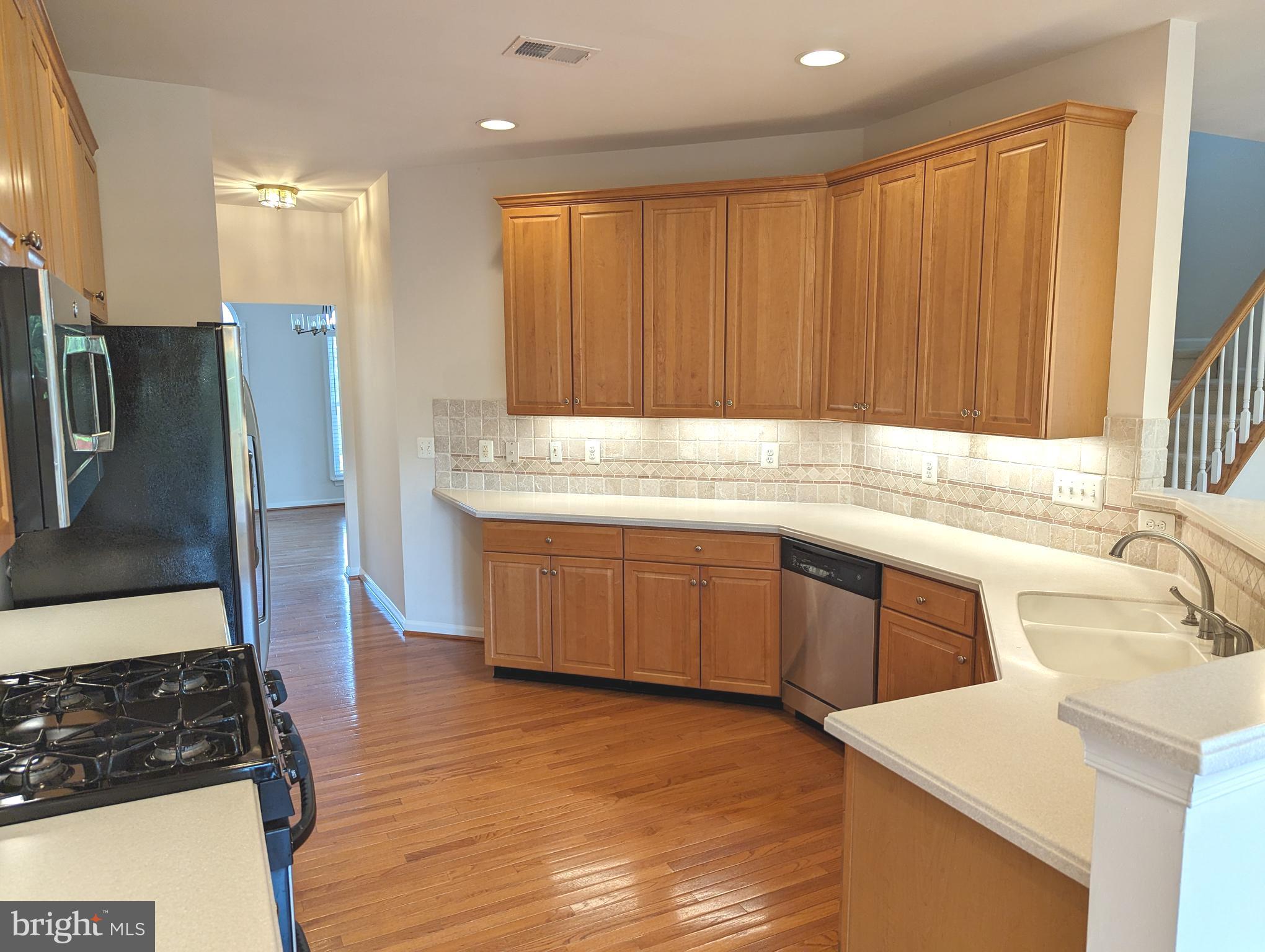 LOUDOUN VALLEY ESTATES - Residential Lease