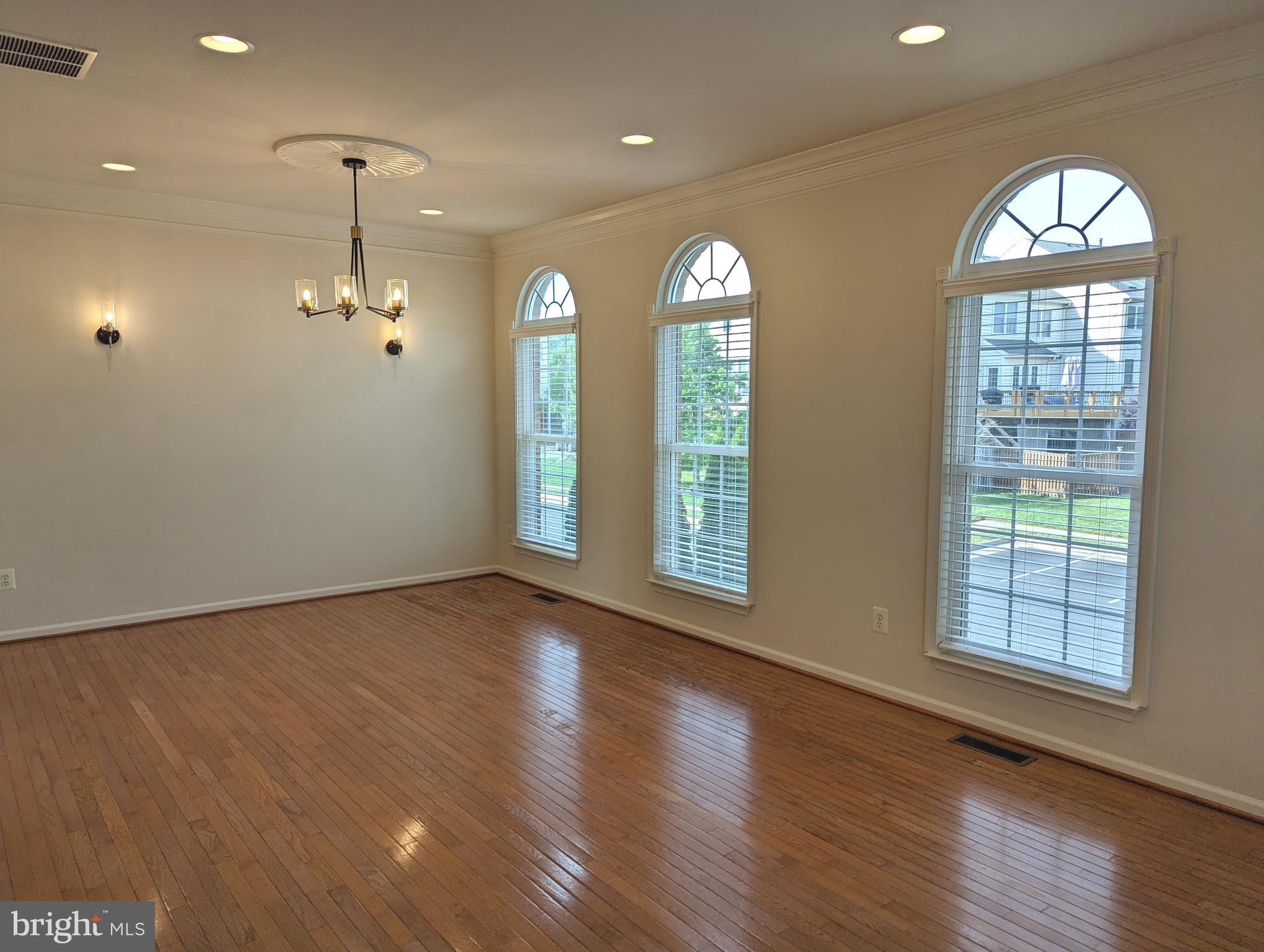 LOUDOUN VALLEY ESTATES - Residential Lease