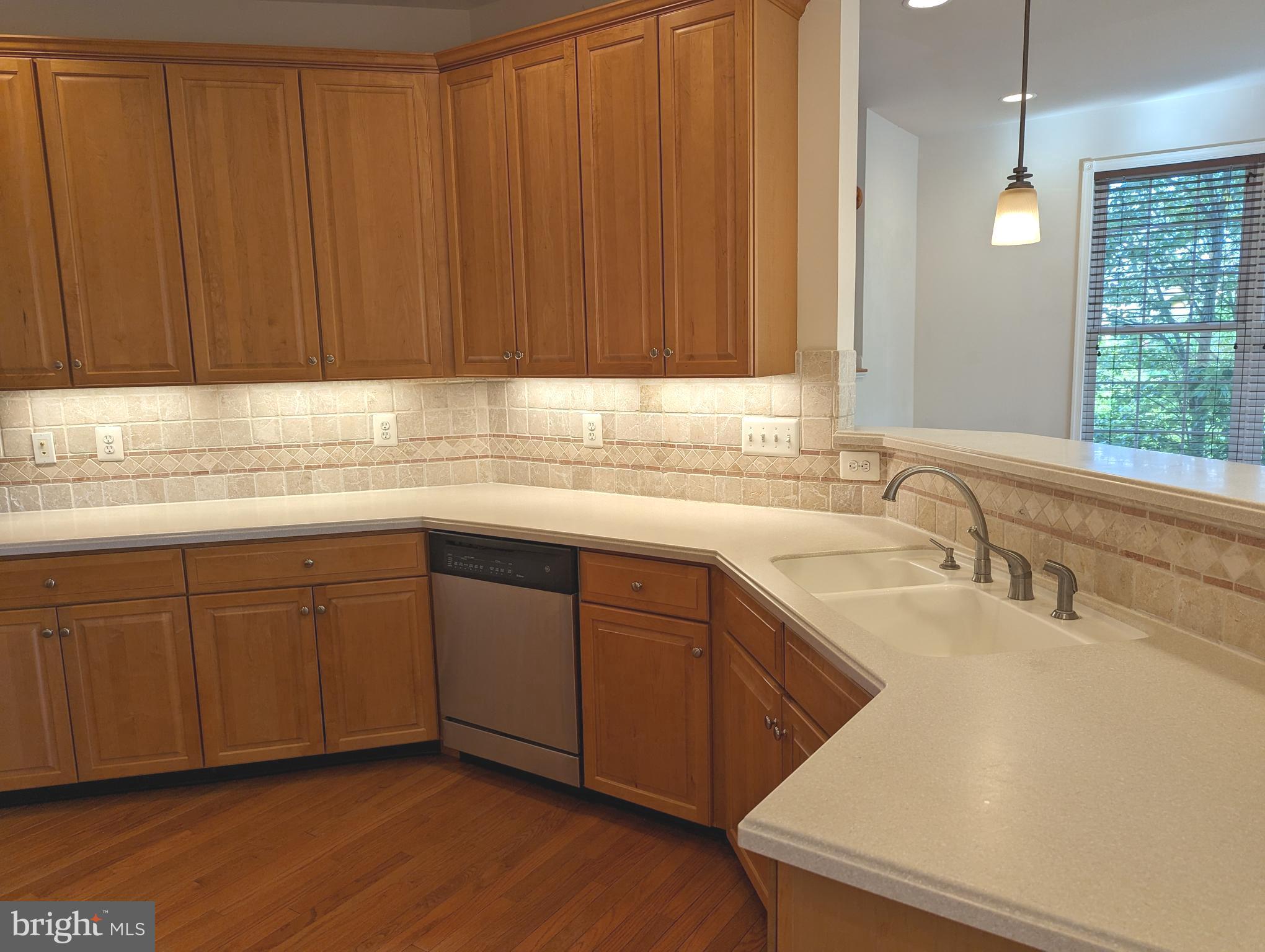 LOUDOUN VALLEY ESTATES - Residential Lease