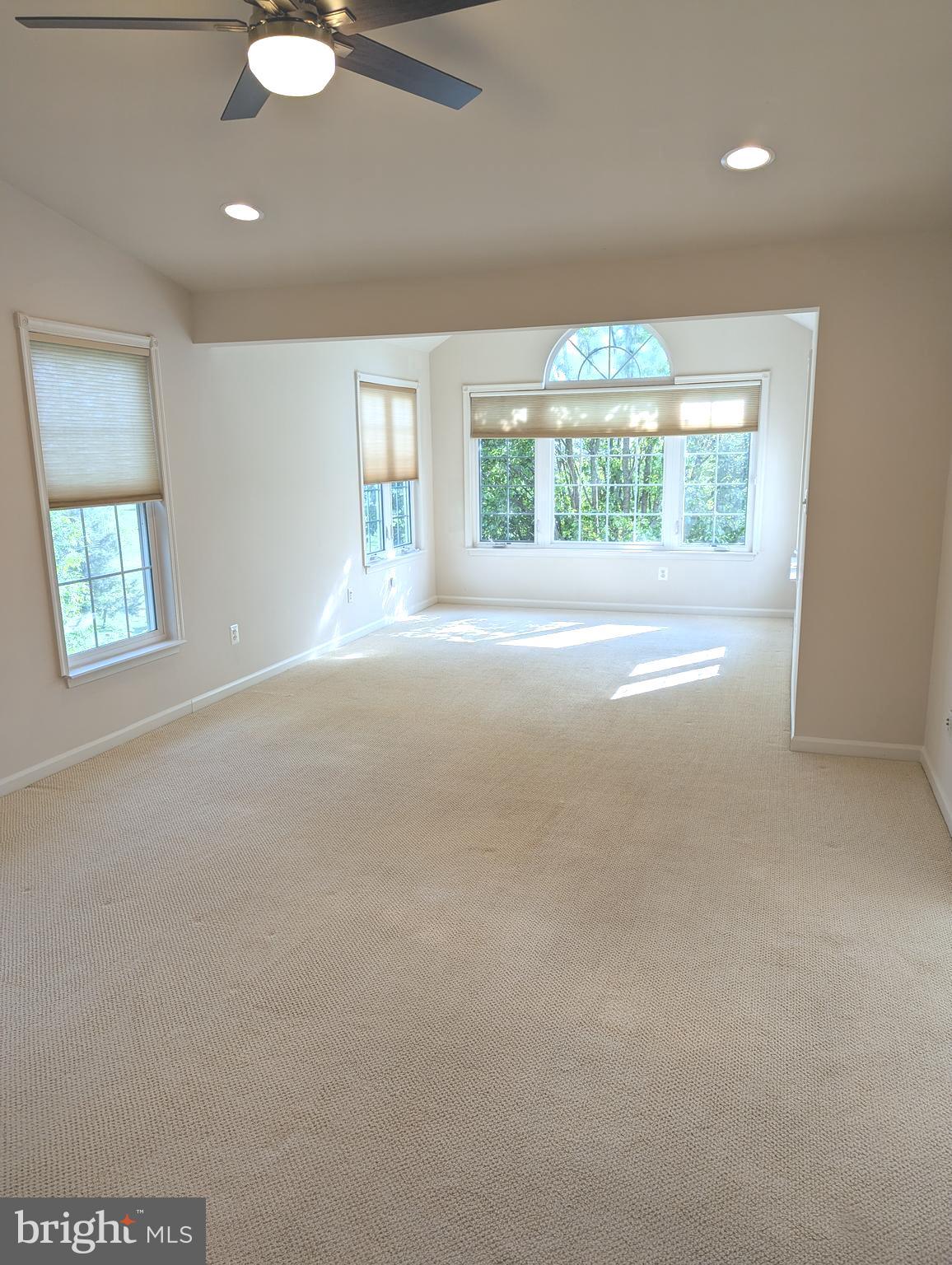 LOUDOUN VALLEY ESTATES - Residential Lease