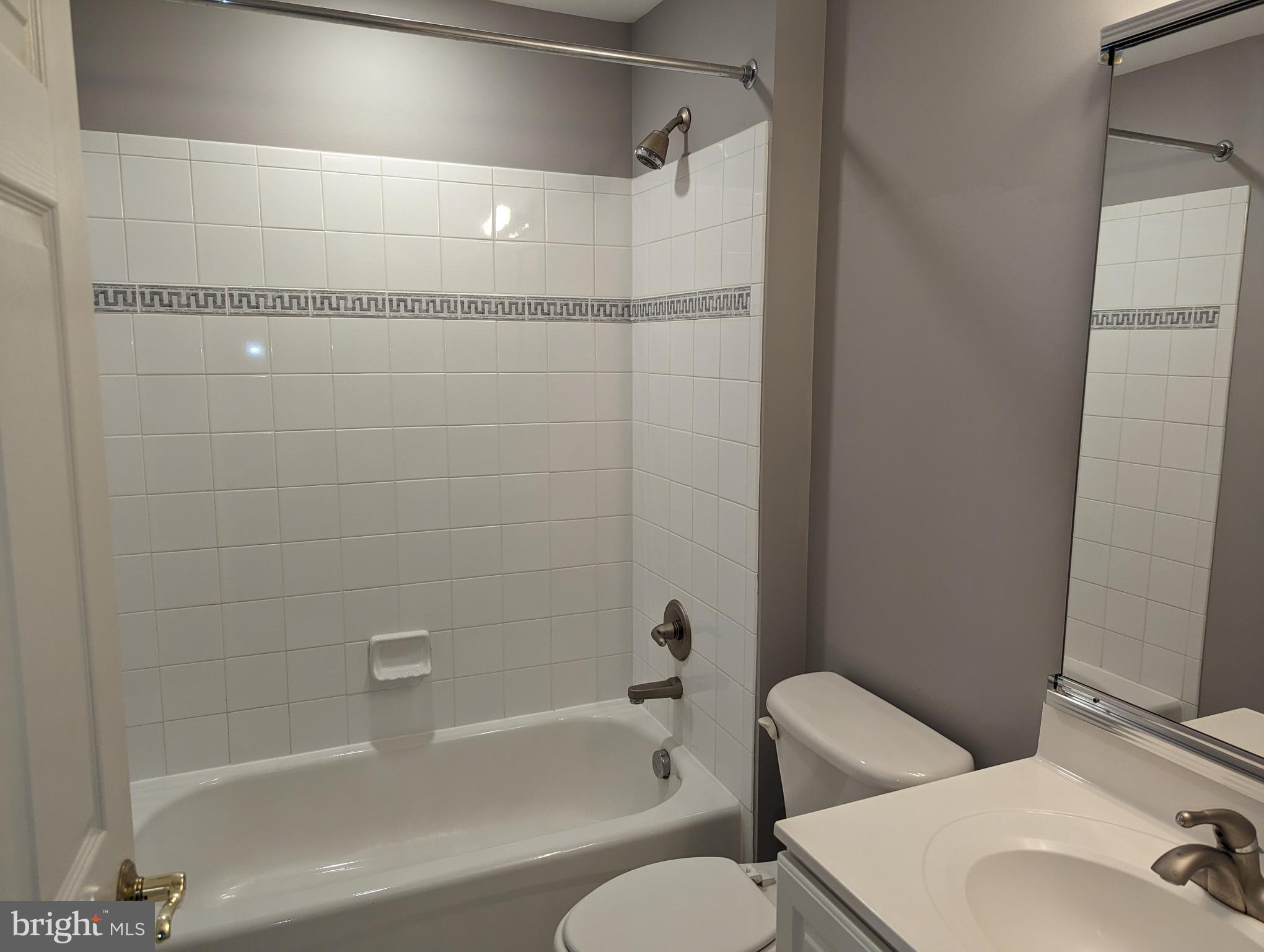 LOUDOUN VALLEY ESTATES - Residential Lease