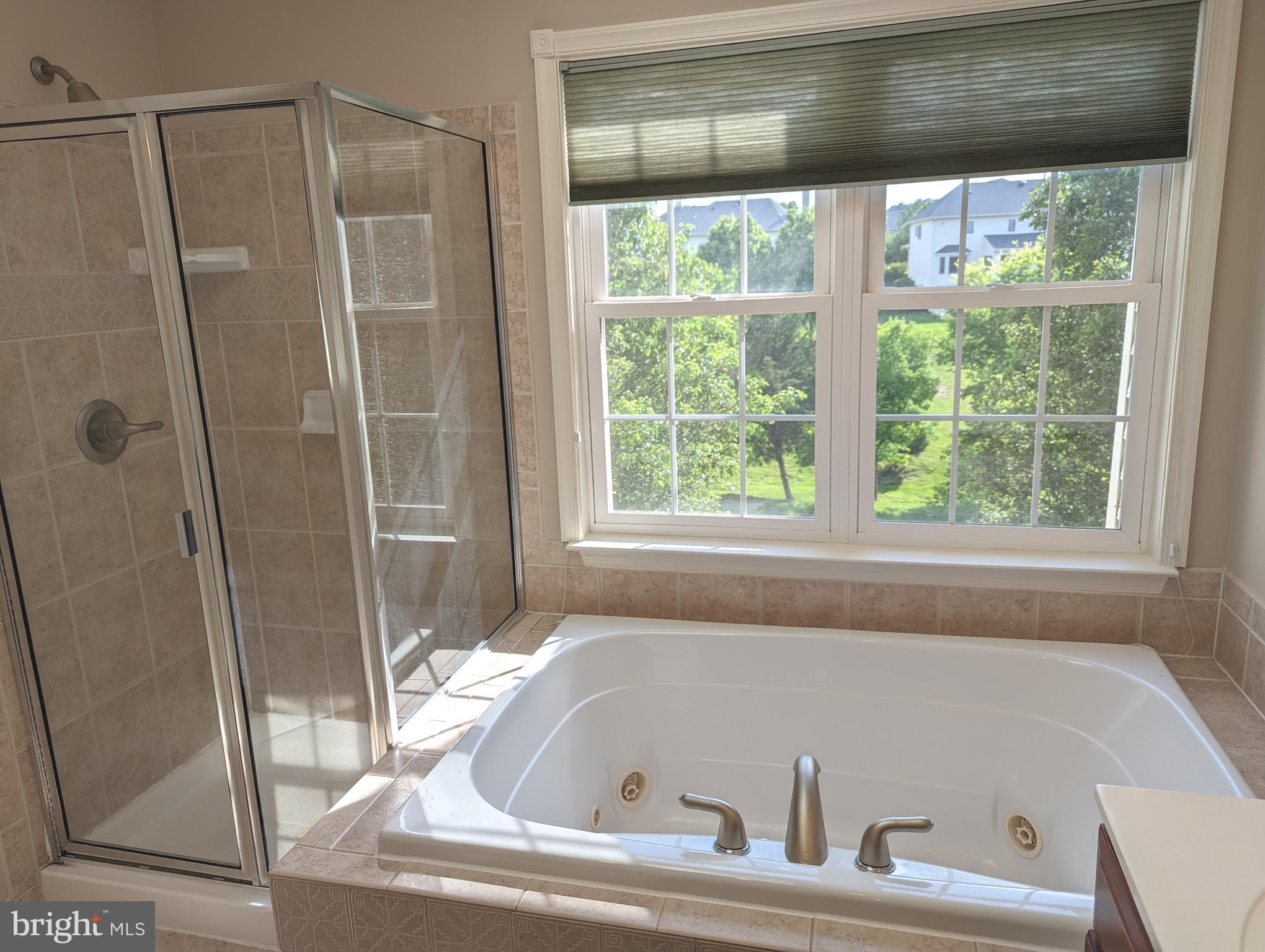 LOUDOUN VALLEY ESTATES - Residential Lease