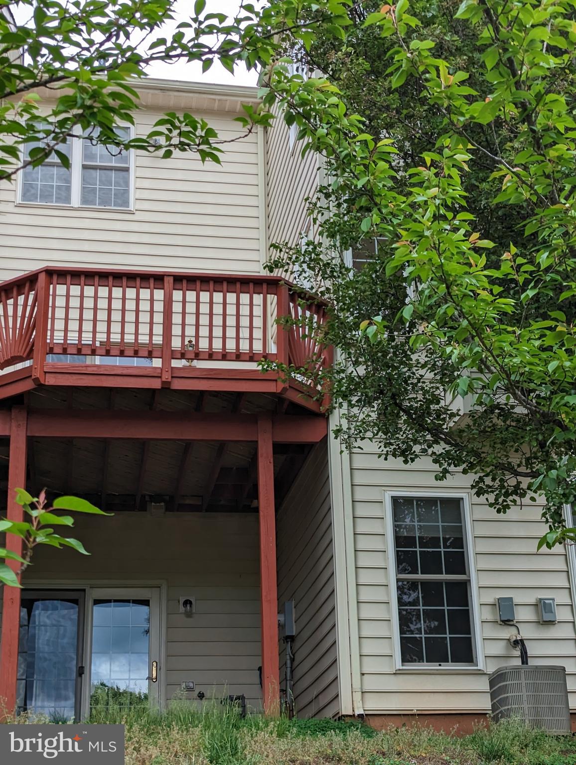 LOUDOUN VALLEY ESTATES - Residential Lease