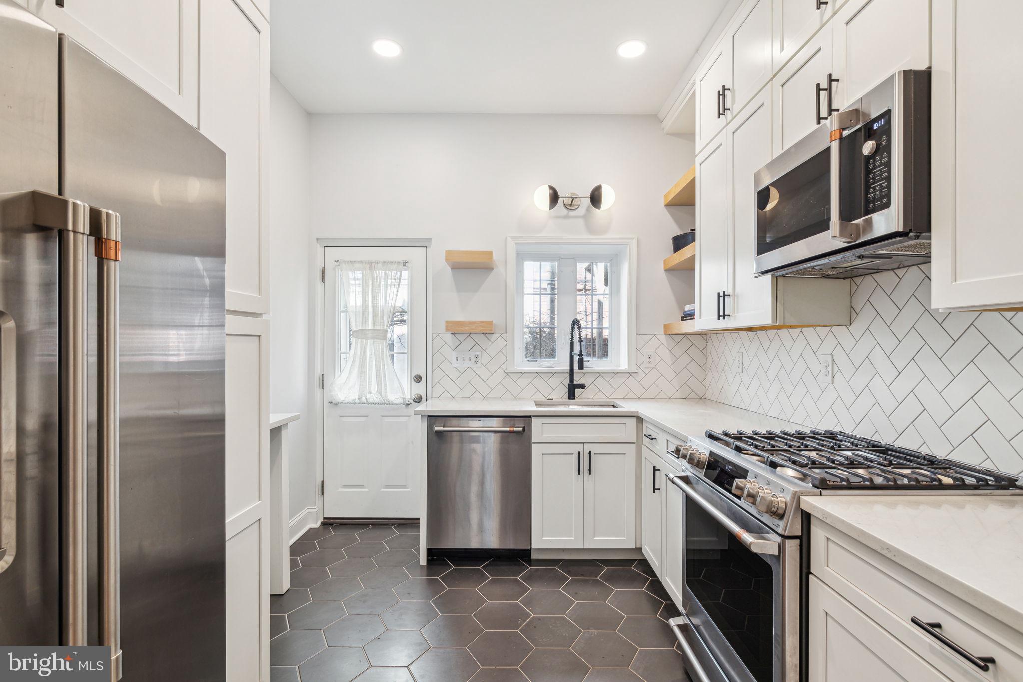 EAST PASSYUNK CROSSING - Residential