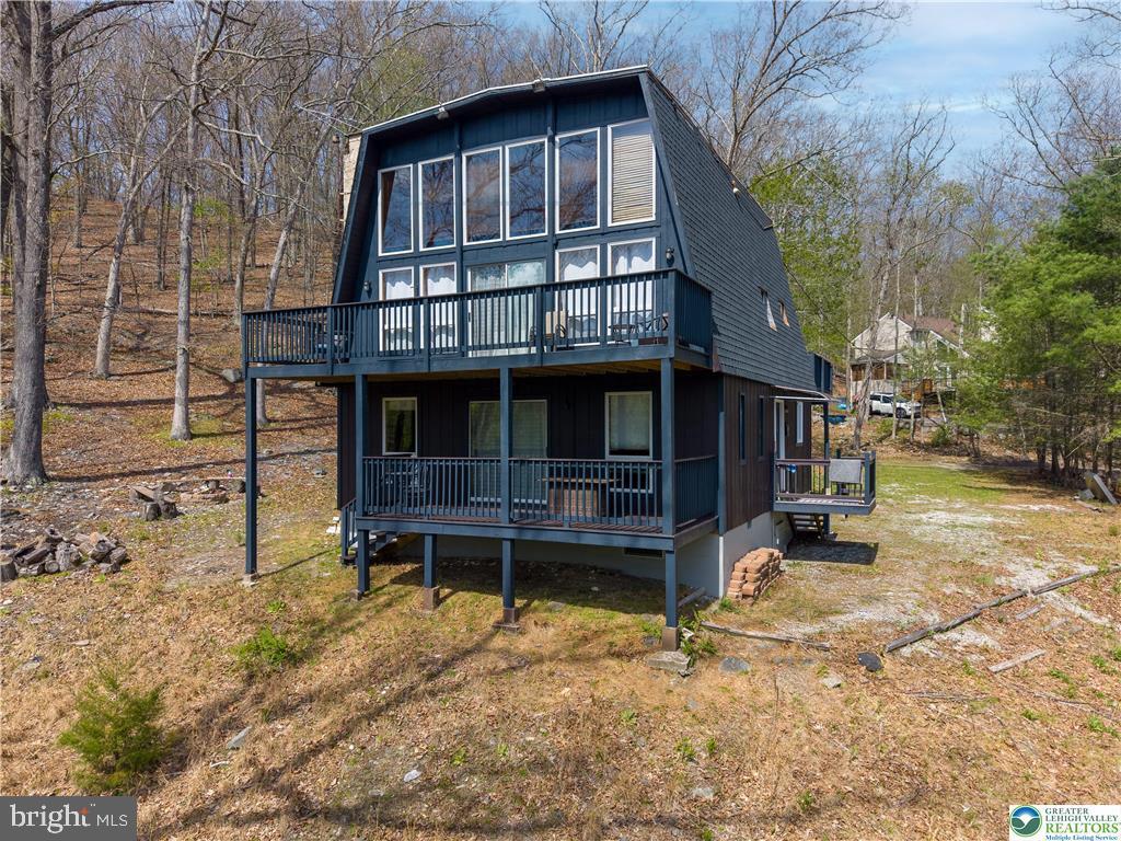 207 BUNSEN COURT