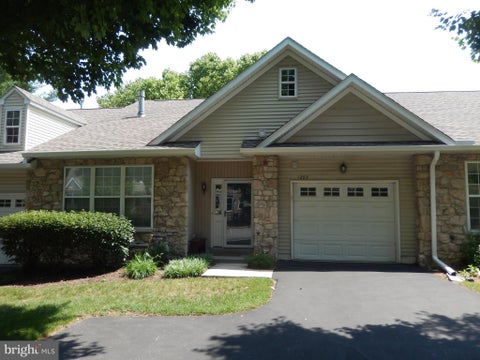 Townhouse For Sale - 1293 Country Club Drive<br/> SPRINGFIELD, PA 19064