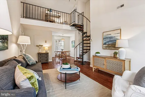 3000 S Columbus Street S Unit B2, Arlington, VA MLS: VAAR2065598