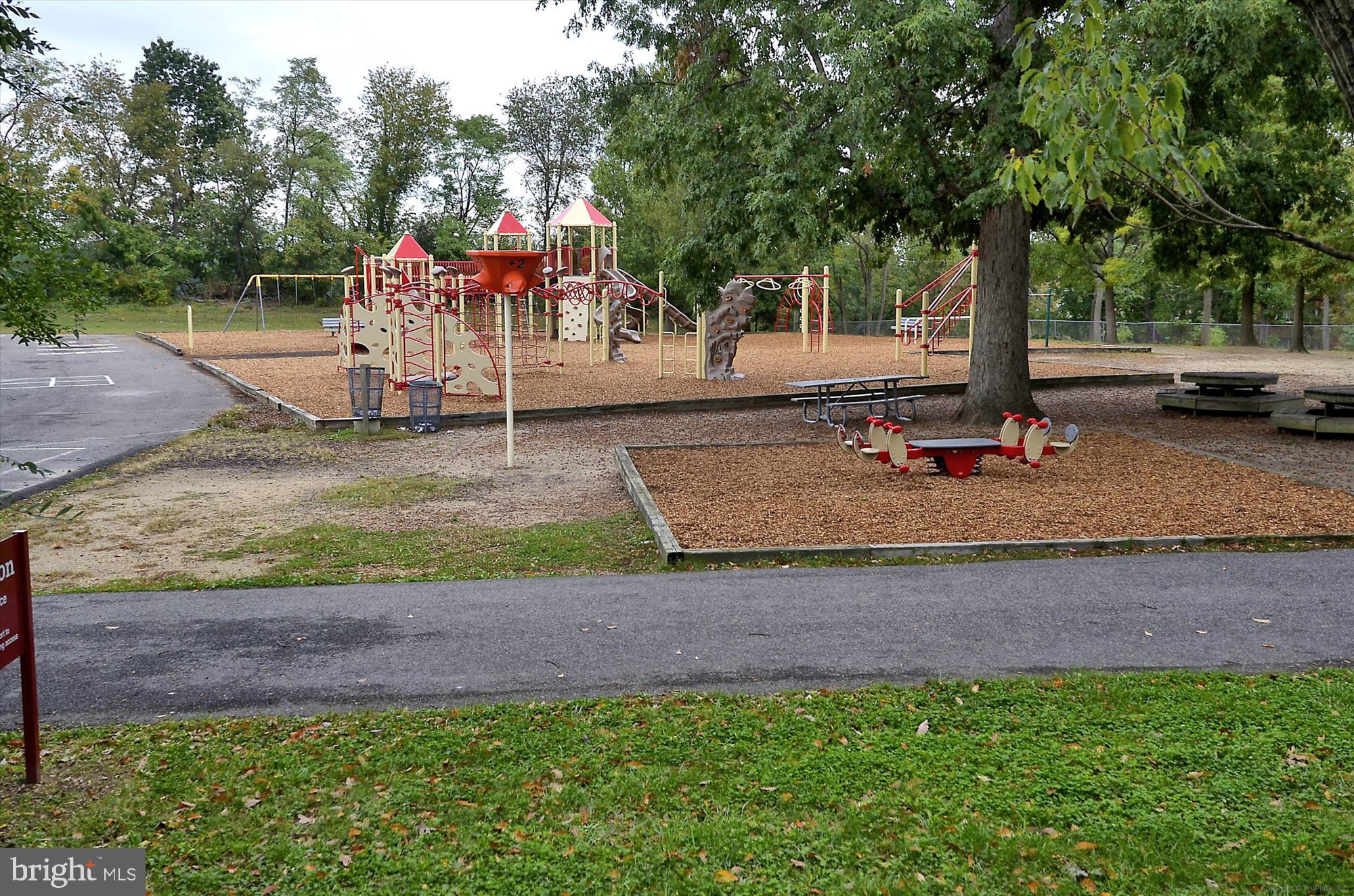 FAIRLINGTON VILLAGES - Residential