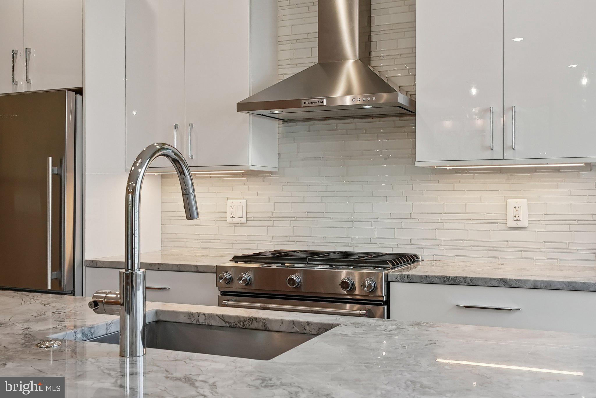 1301 POTOMAC AVENUE SE 2