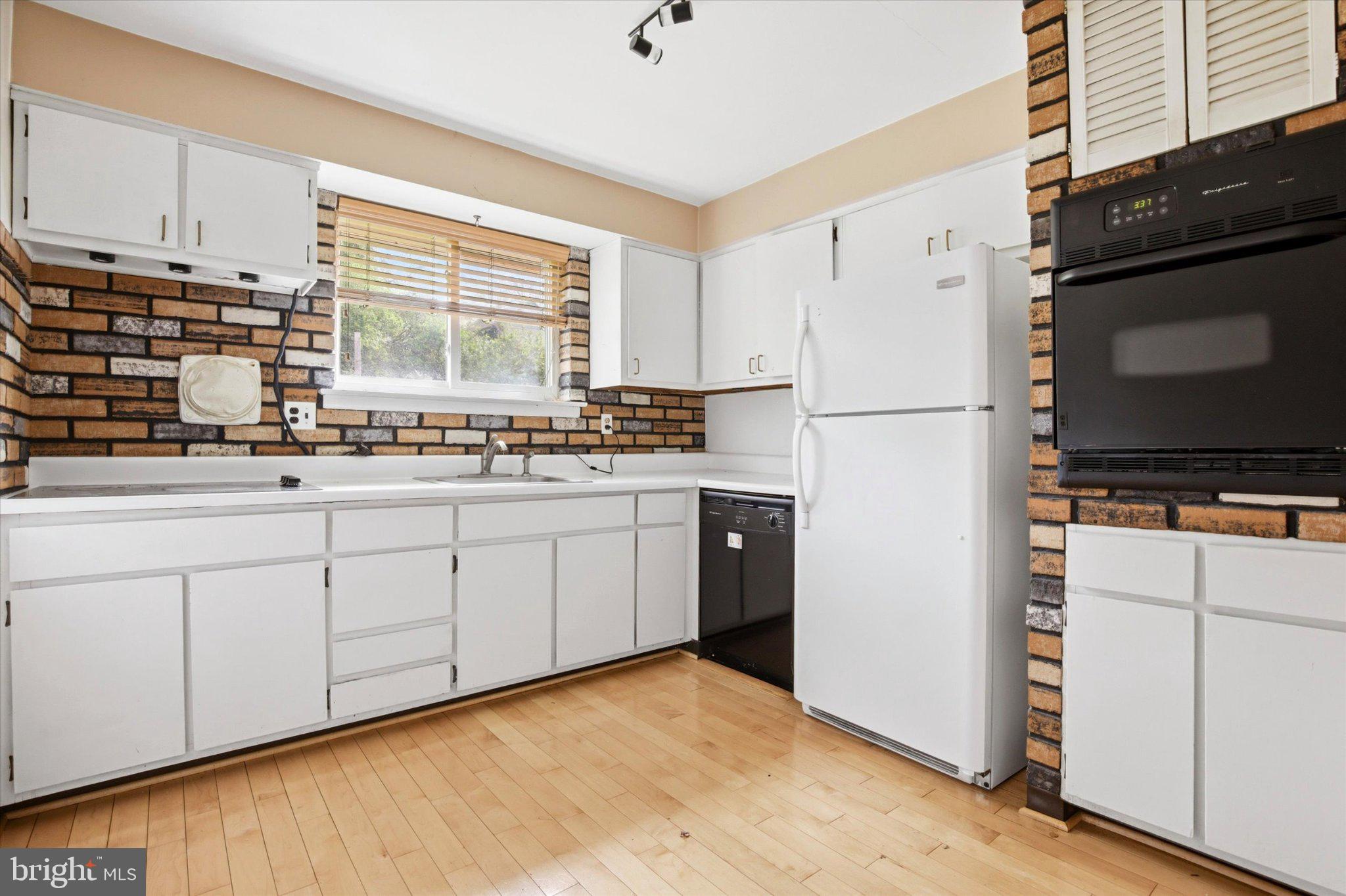 VALLEY FORGE ACRES - Residential