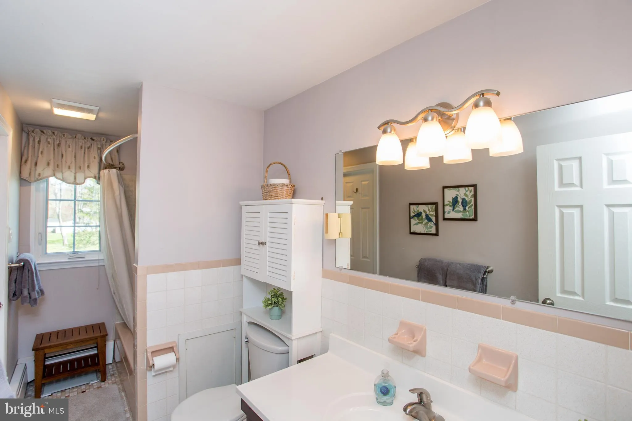 Chalfont, Pennsylvania 18914, United States, 3 Bedrooms Bedrooms, ,2 BathroomsBathrooms,Residential,Contingent,116633