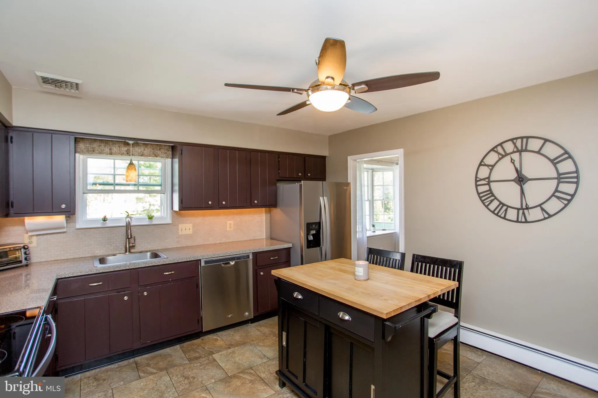 Chalfont, Pennsylvania 18914, United States, 3 Bedrooms Bedrooms, ,2 BathroomsBathrooms,Residential,Contingent,116633