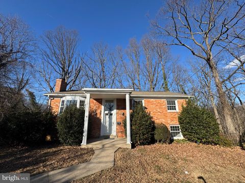 Photo of 2202 Princess Anne Lane, WOODBRIDGE, VA 22191 (MLS # VAPW2109490)