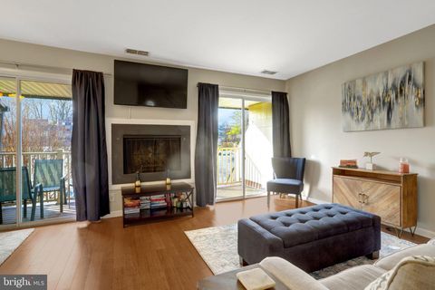 Photo of 3940 Woodhue Place #18, ALEXANDRIA, VA 22309 (MLS # VAFX2289824)