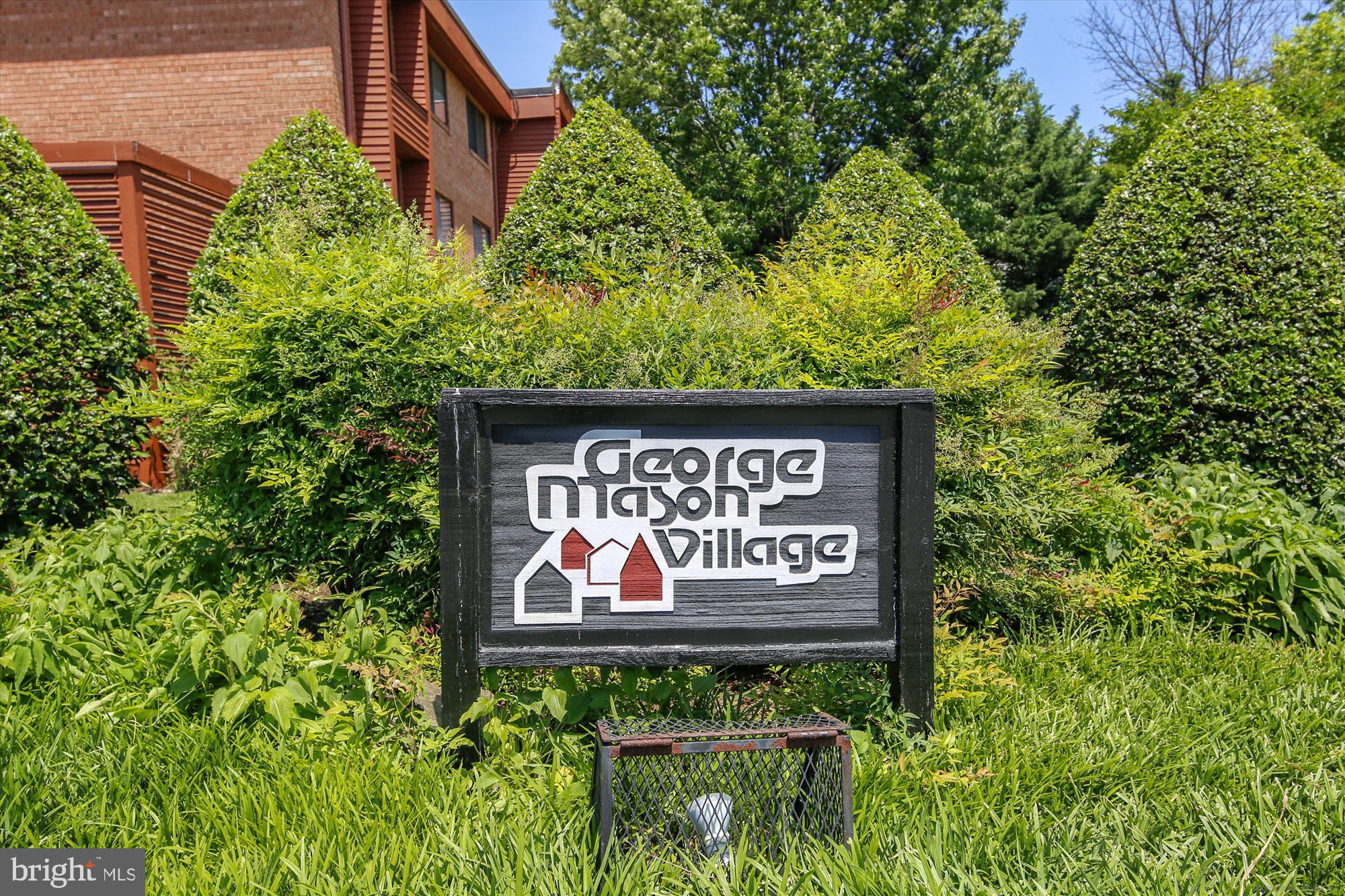 GEORGE MASON VILLAGE - Residential