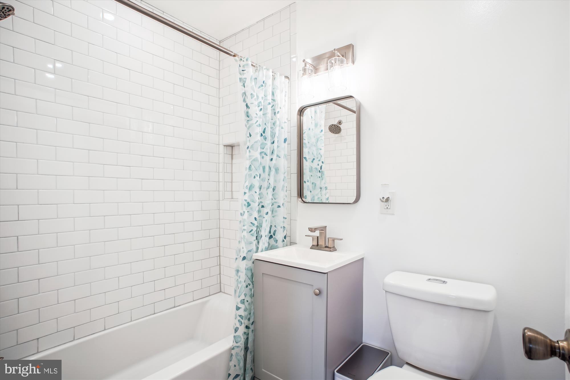 GEORGE MASON VILLAGE - Residential