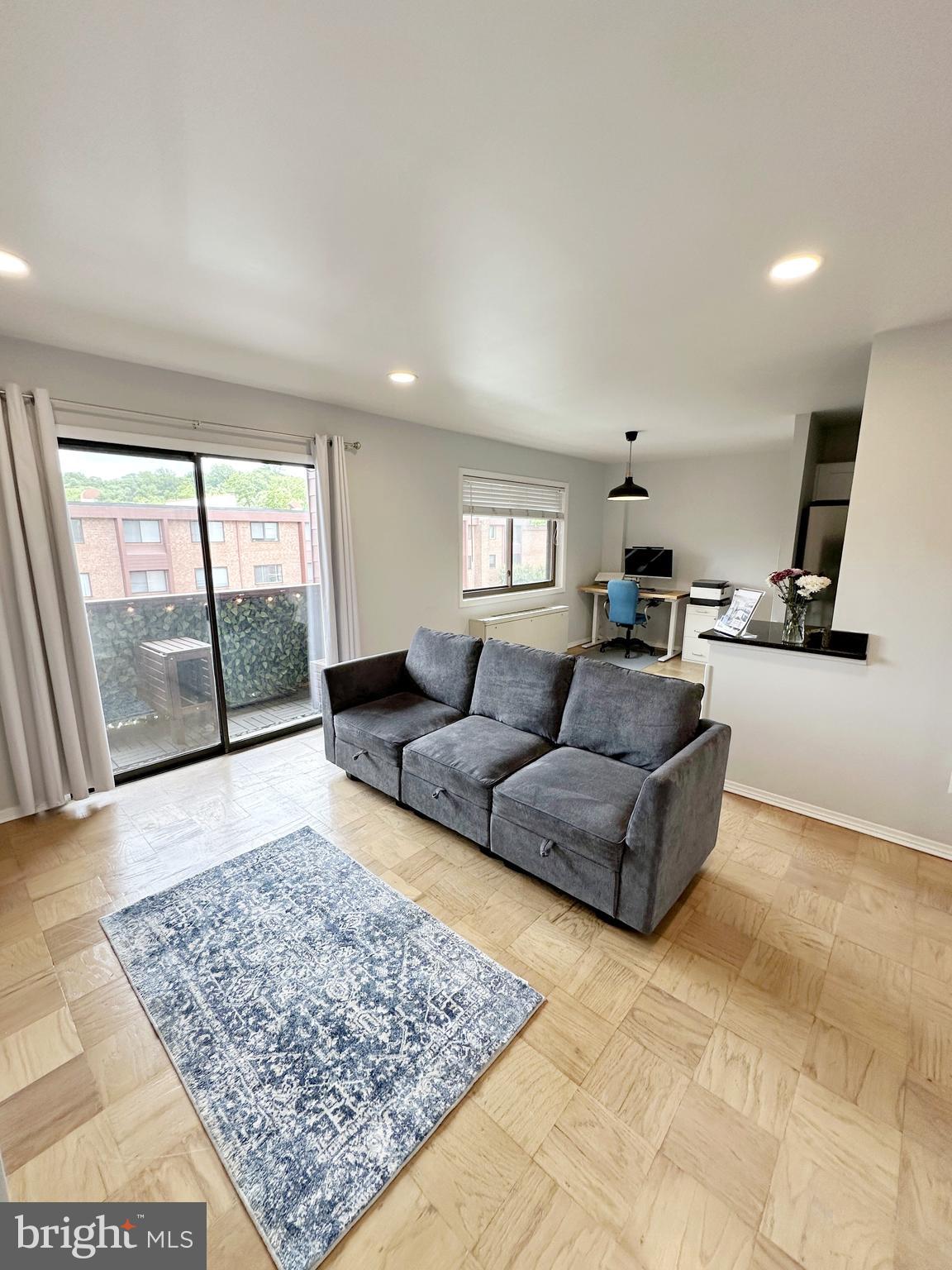1509 S GEORGE MASON DRIVE 22