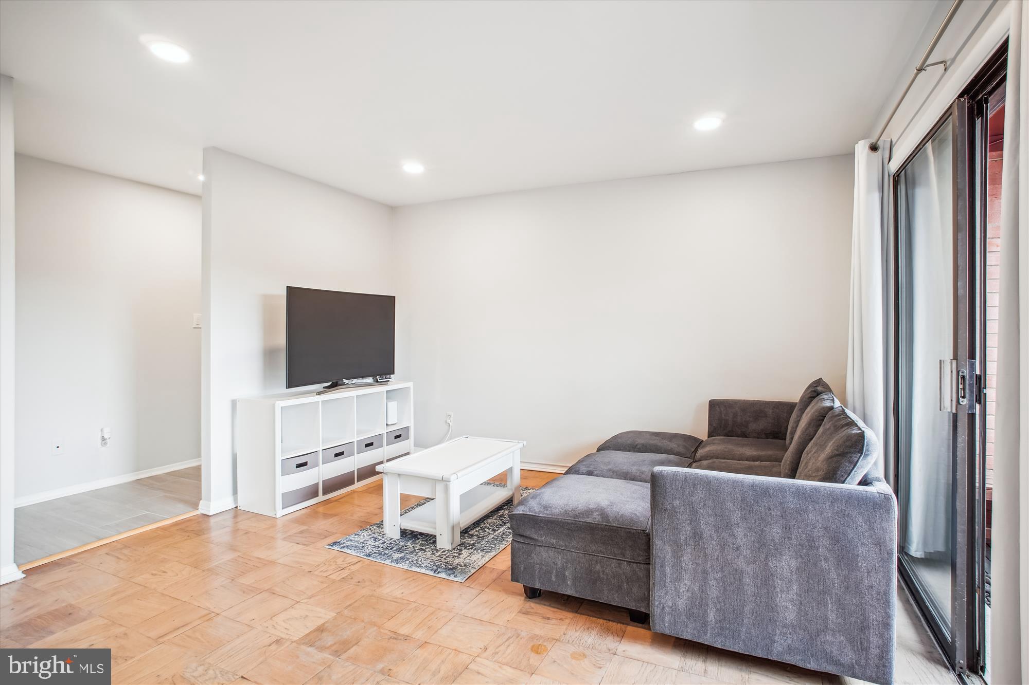 GEORGE MASON VILLAGE - Residential