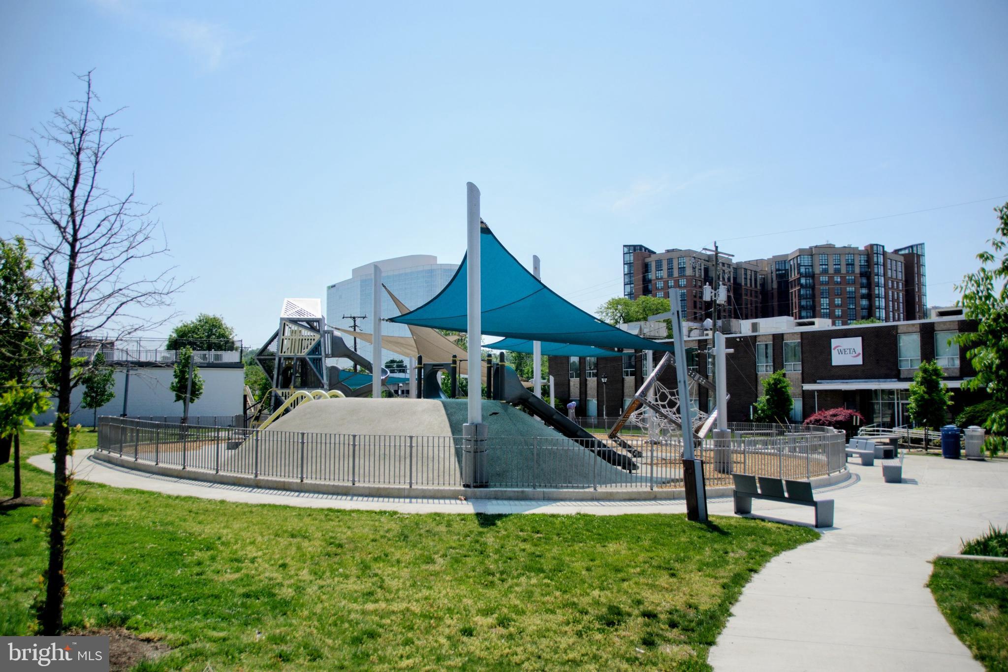 GEORGE MASON VILLAGE - Residential