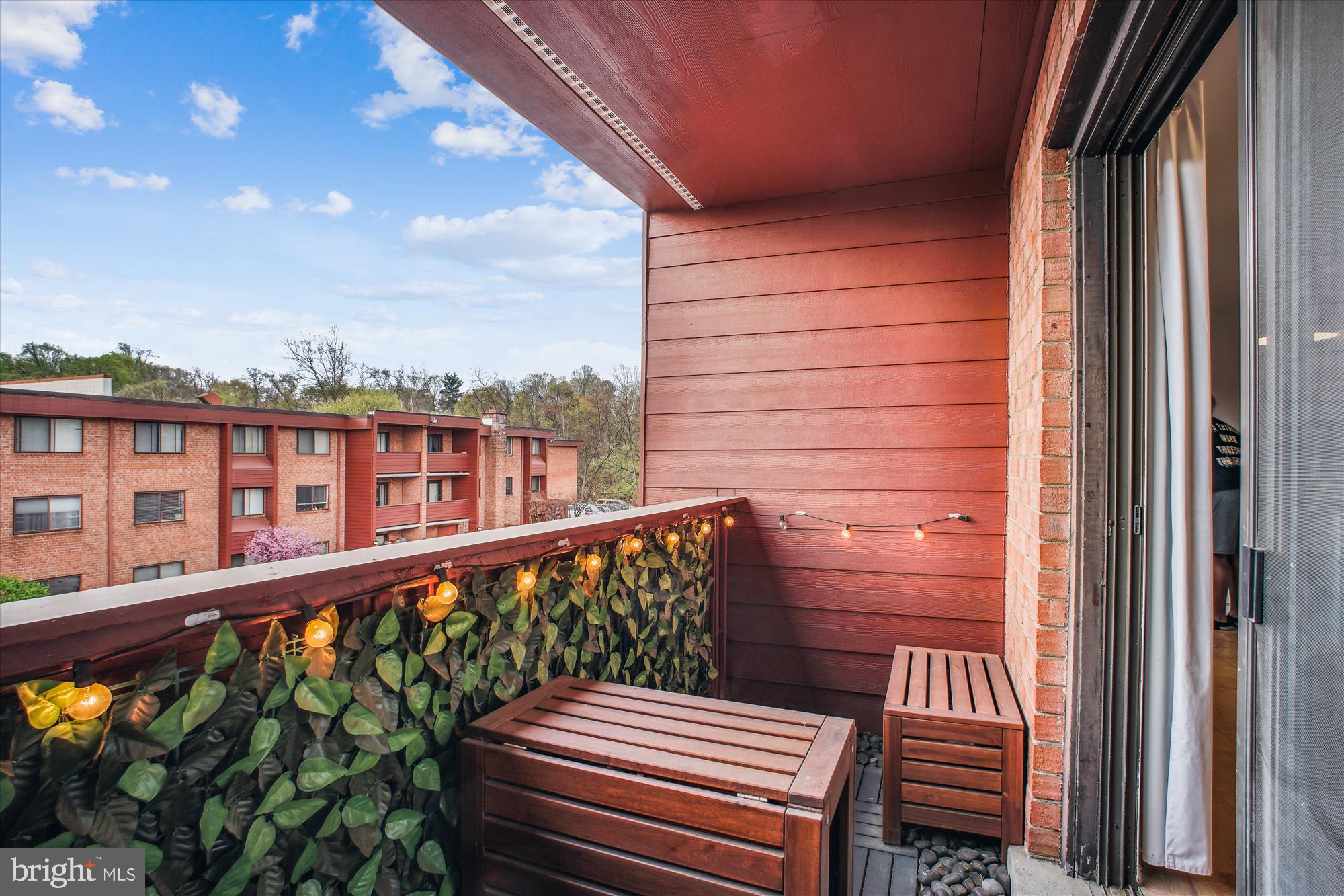 GEORGE MASON VILLAGE - Residential