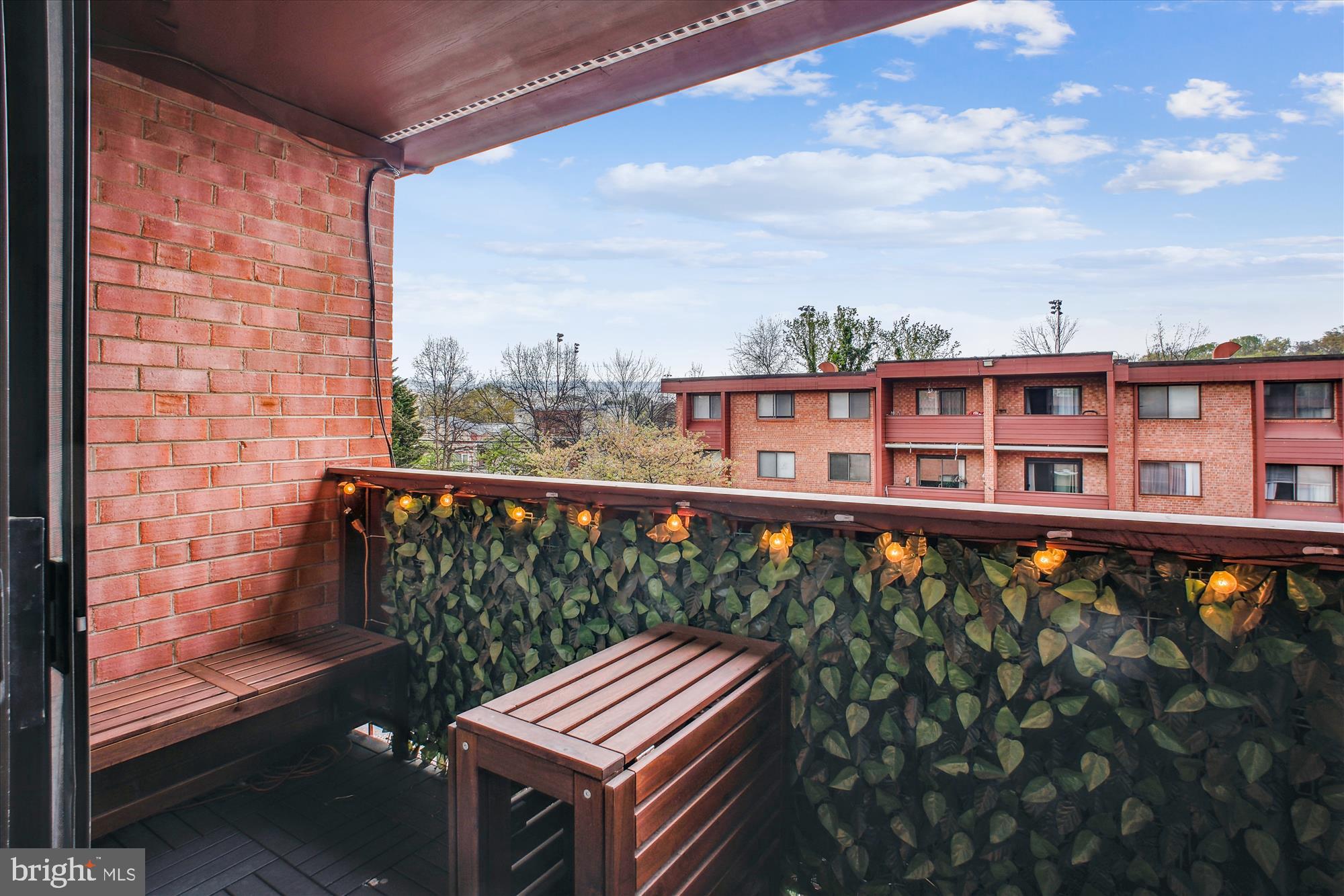 GEORGE MASON VILLAGE - Residential