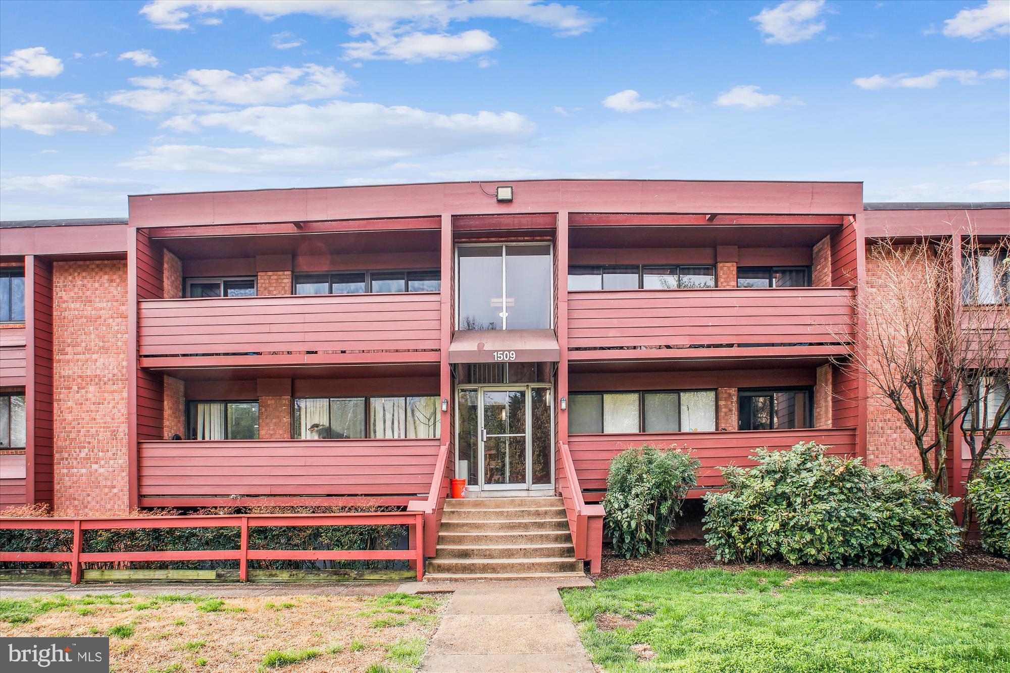 GEORGE MASON VILLAGE - Residential