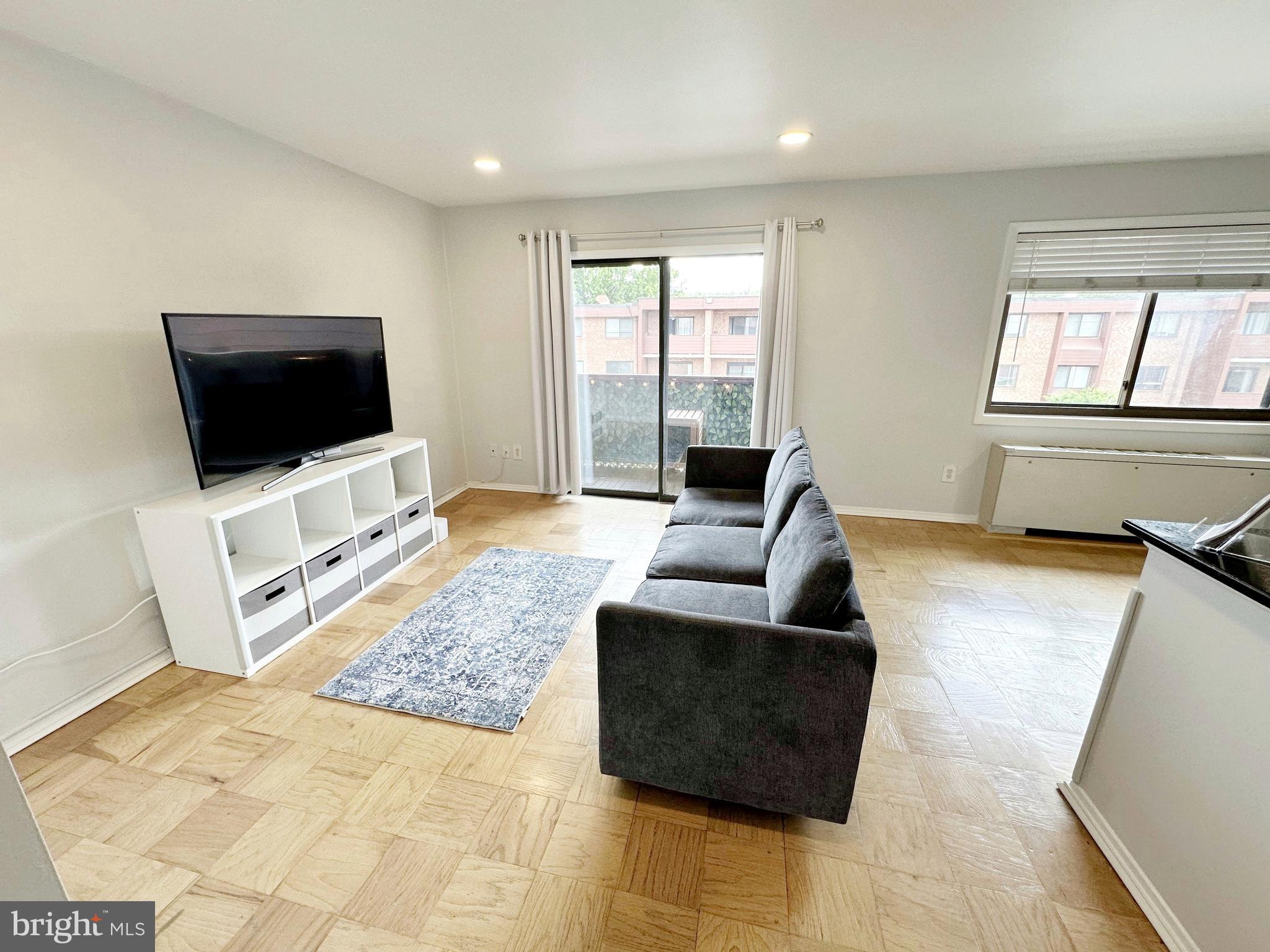 GEORGE MASON VILLAGE - Residential