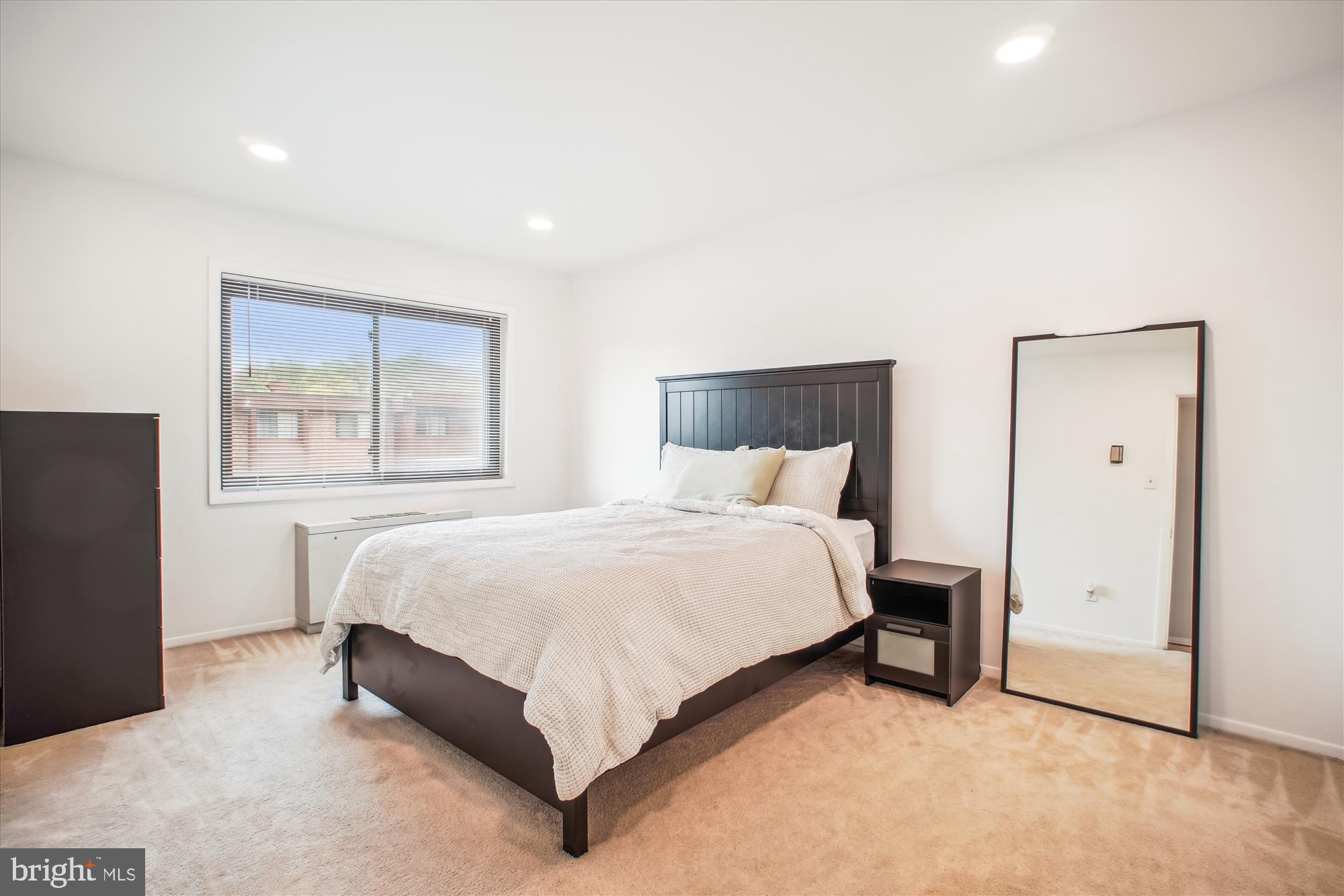 GEORGE MASON VILLAGE - Residential