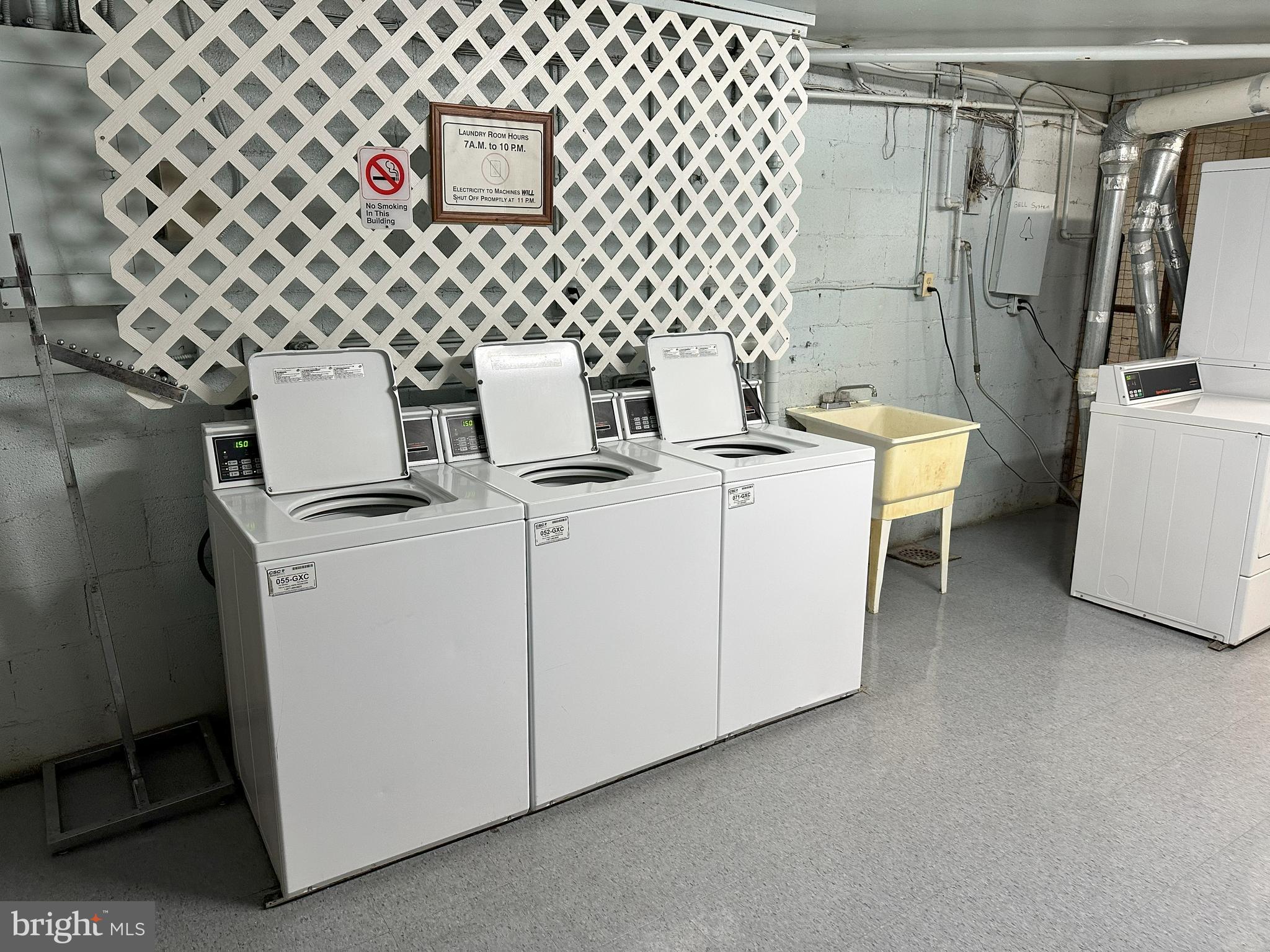 GEORGE MASON VILLAGE - Residential