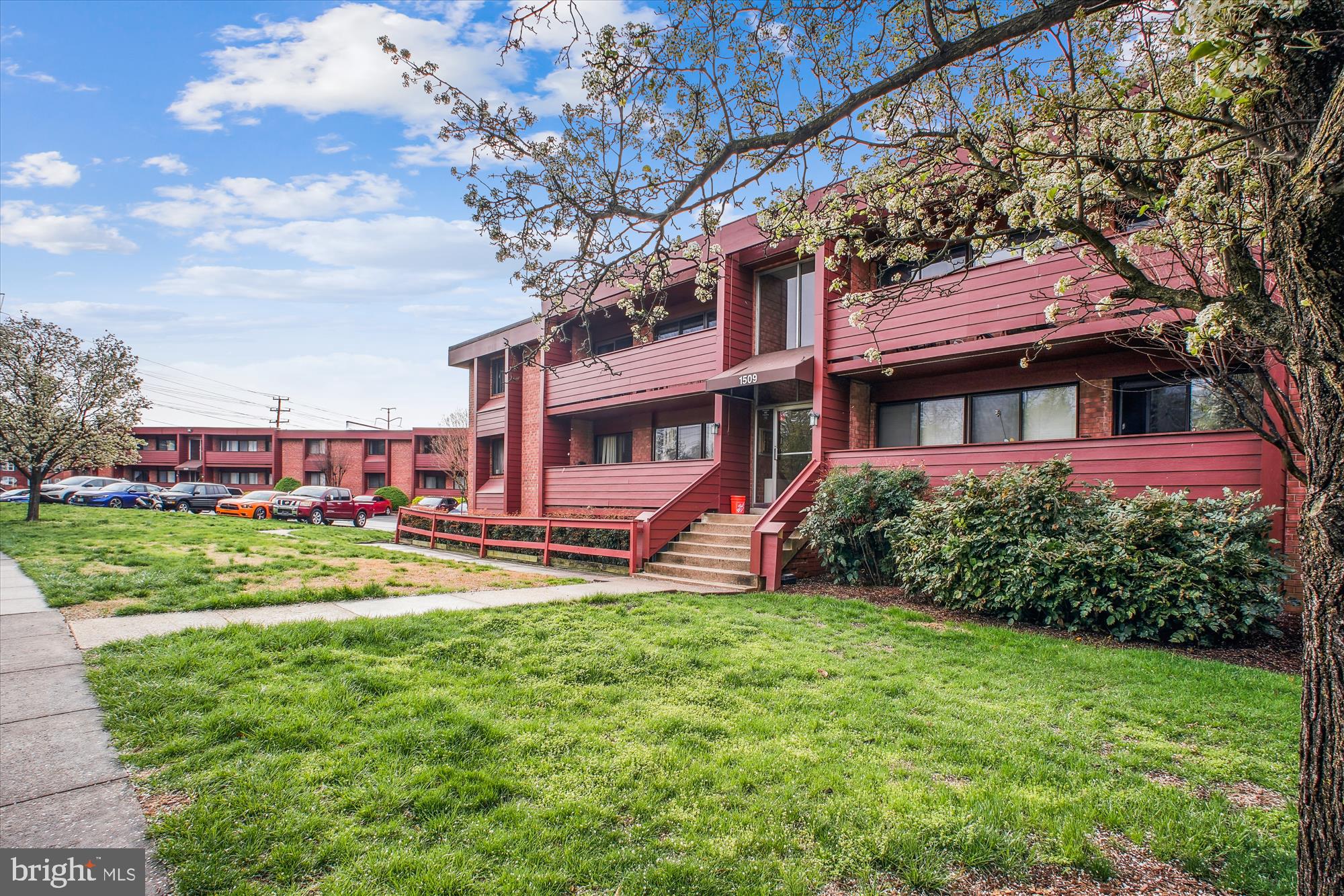 GEORGE MASON VILLAGE - Residential