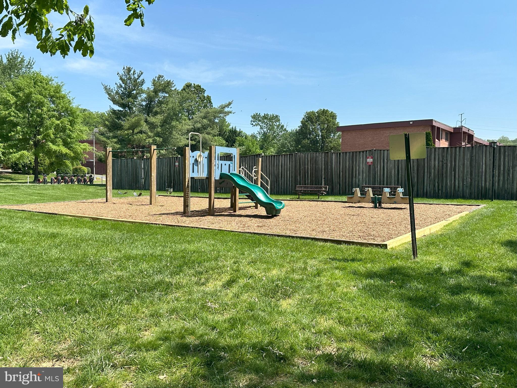 GEORGE MASON VILLAGE - Residential