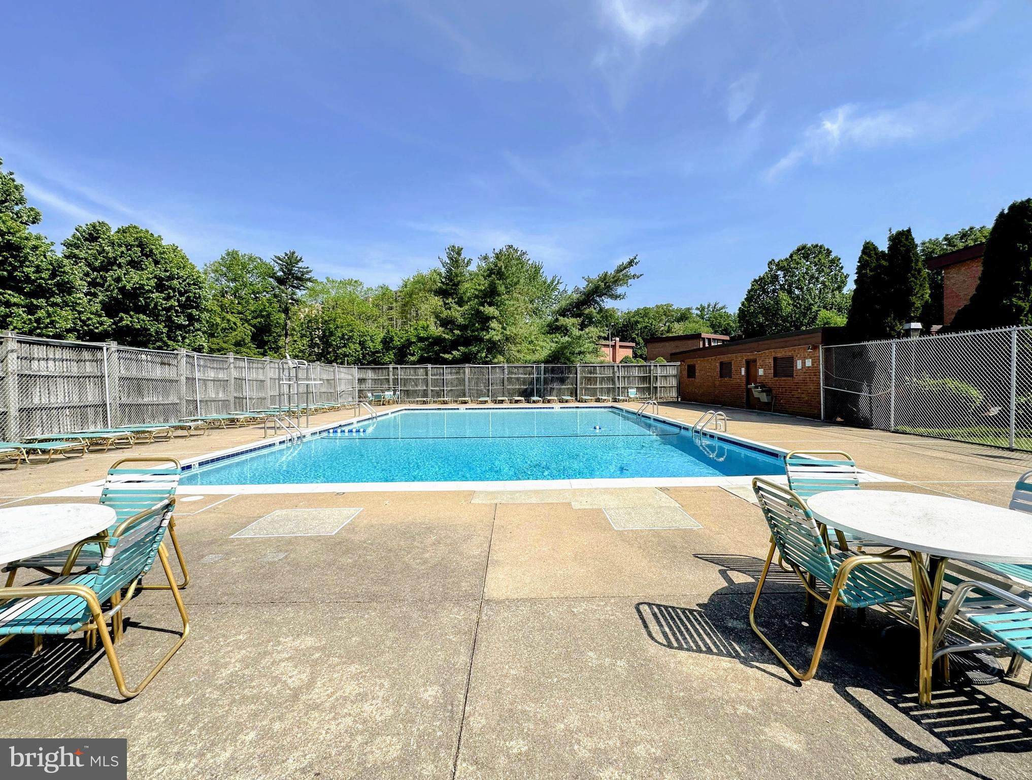 GEORGE MASON VILLAGE - Residential