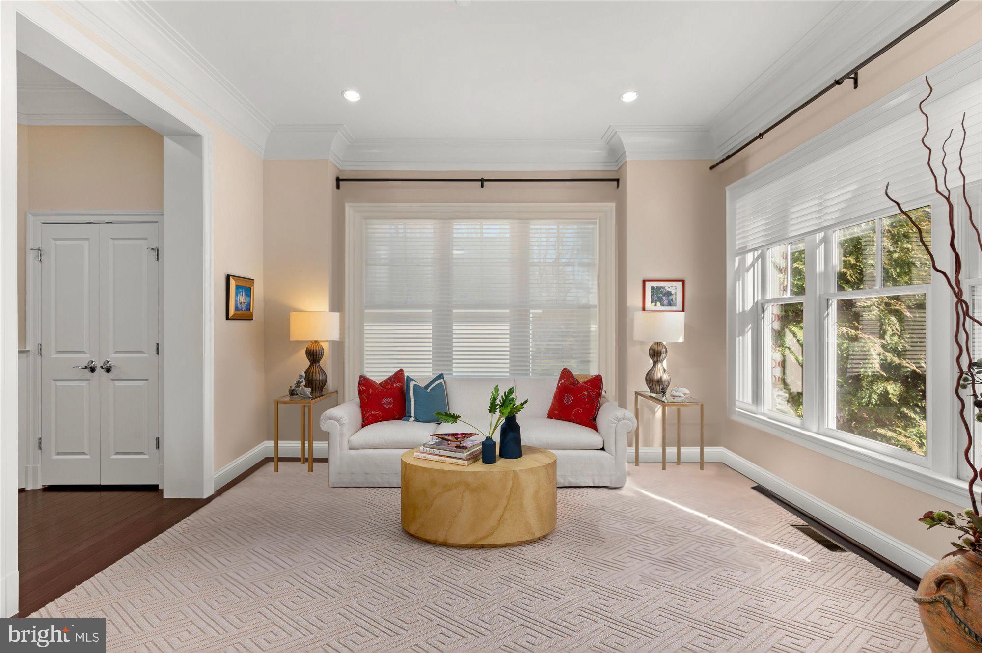 BETHESDA MEWS - Residential