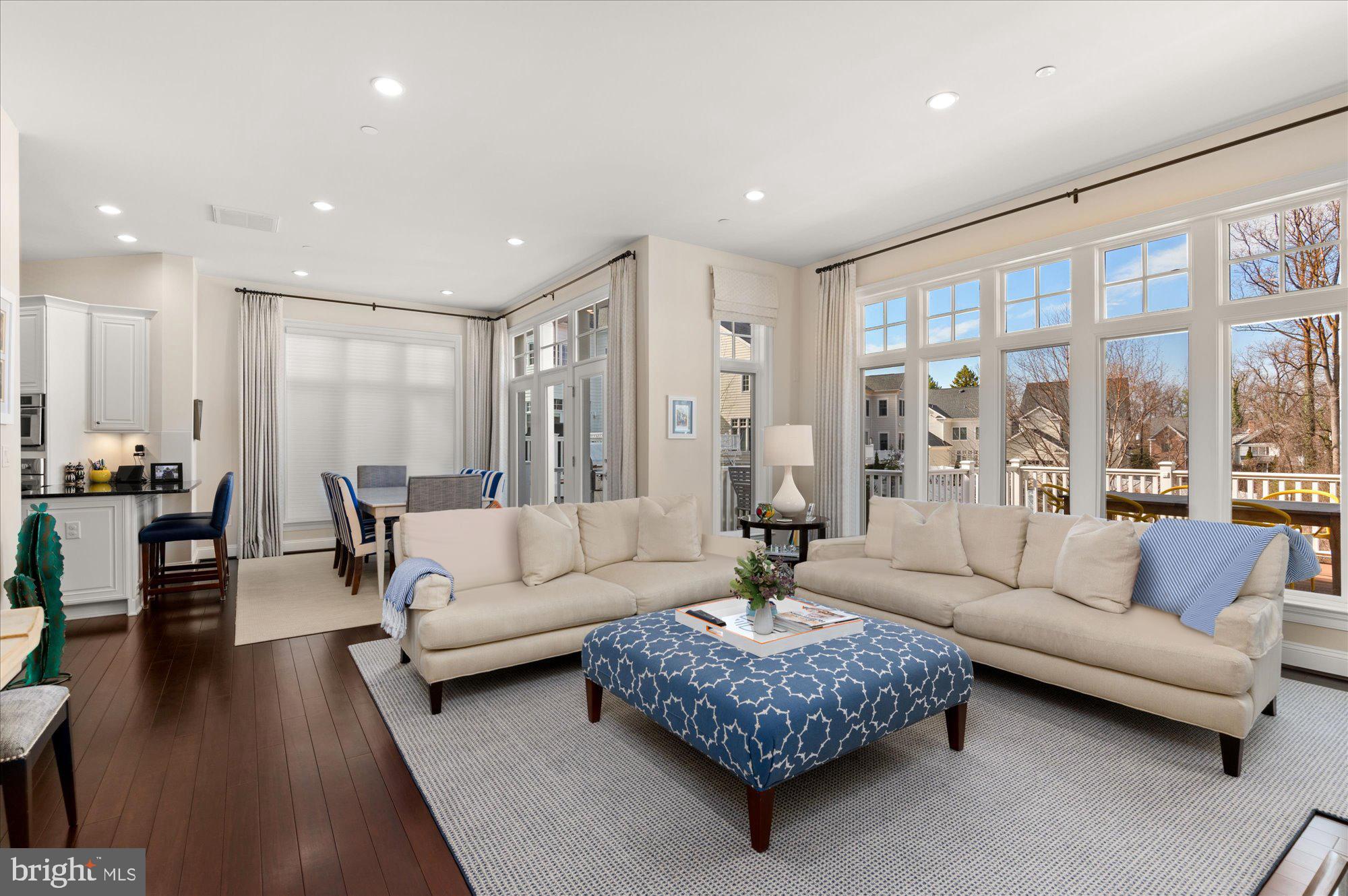 BETHESDA MEWS - Residential