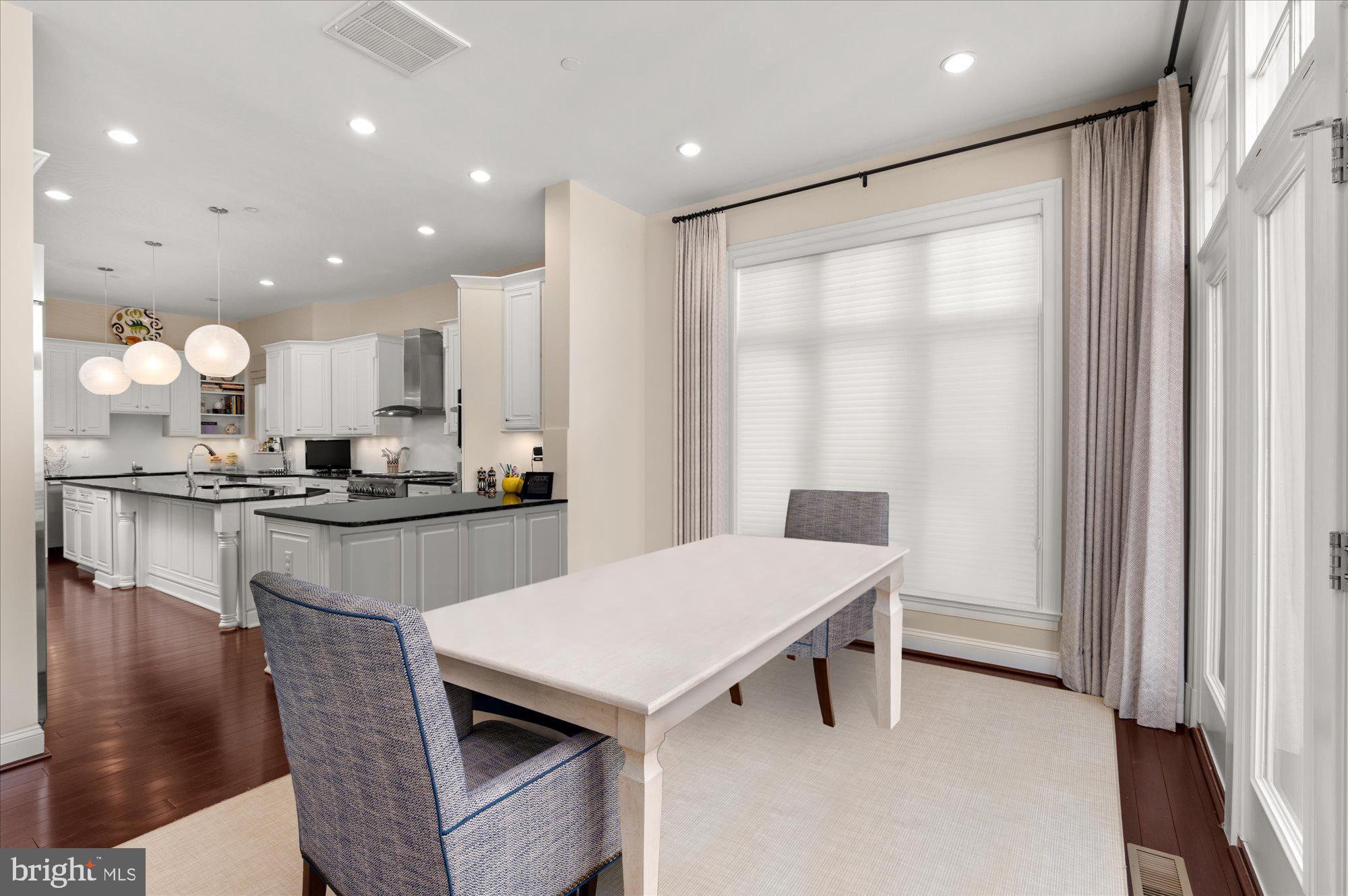 BETHESDA MEWS - Residential