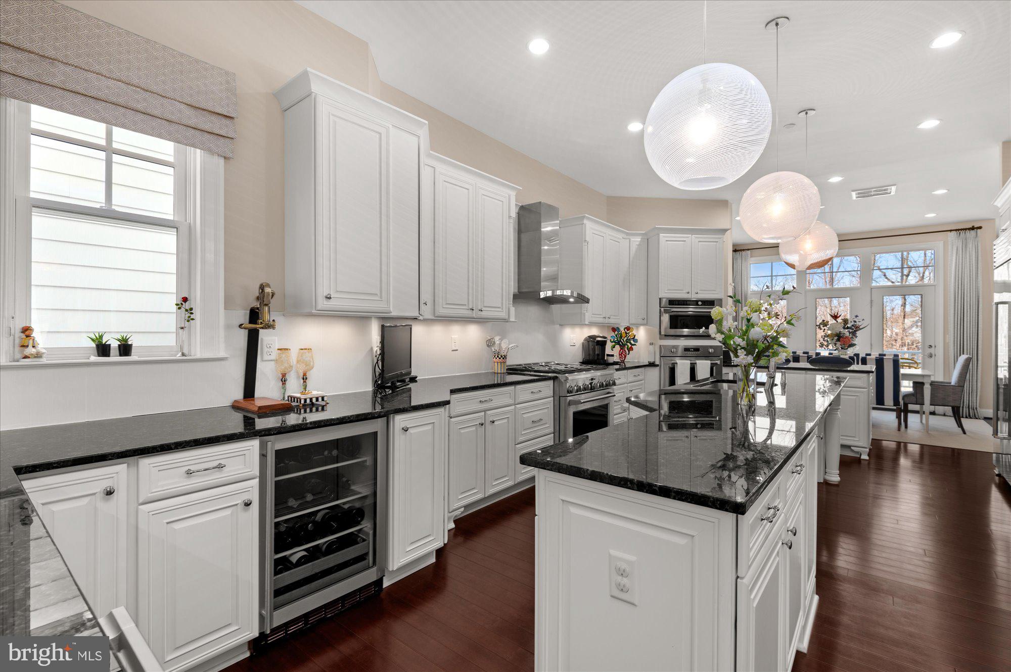 BETHESDA MEWS - Residential