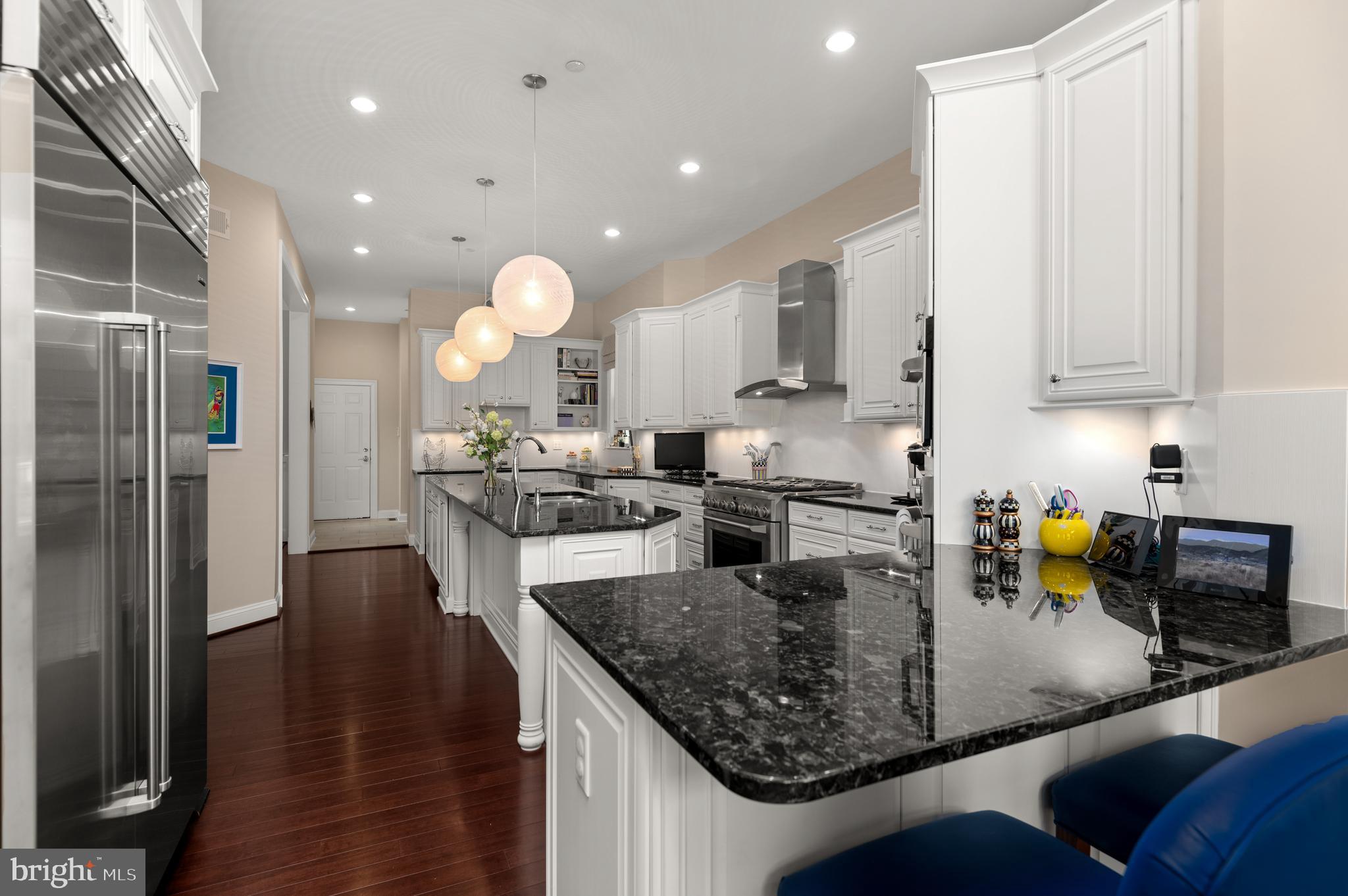 BETHESDA MEWS - Residential