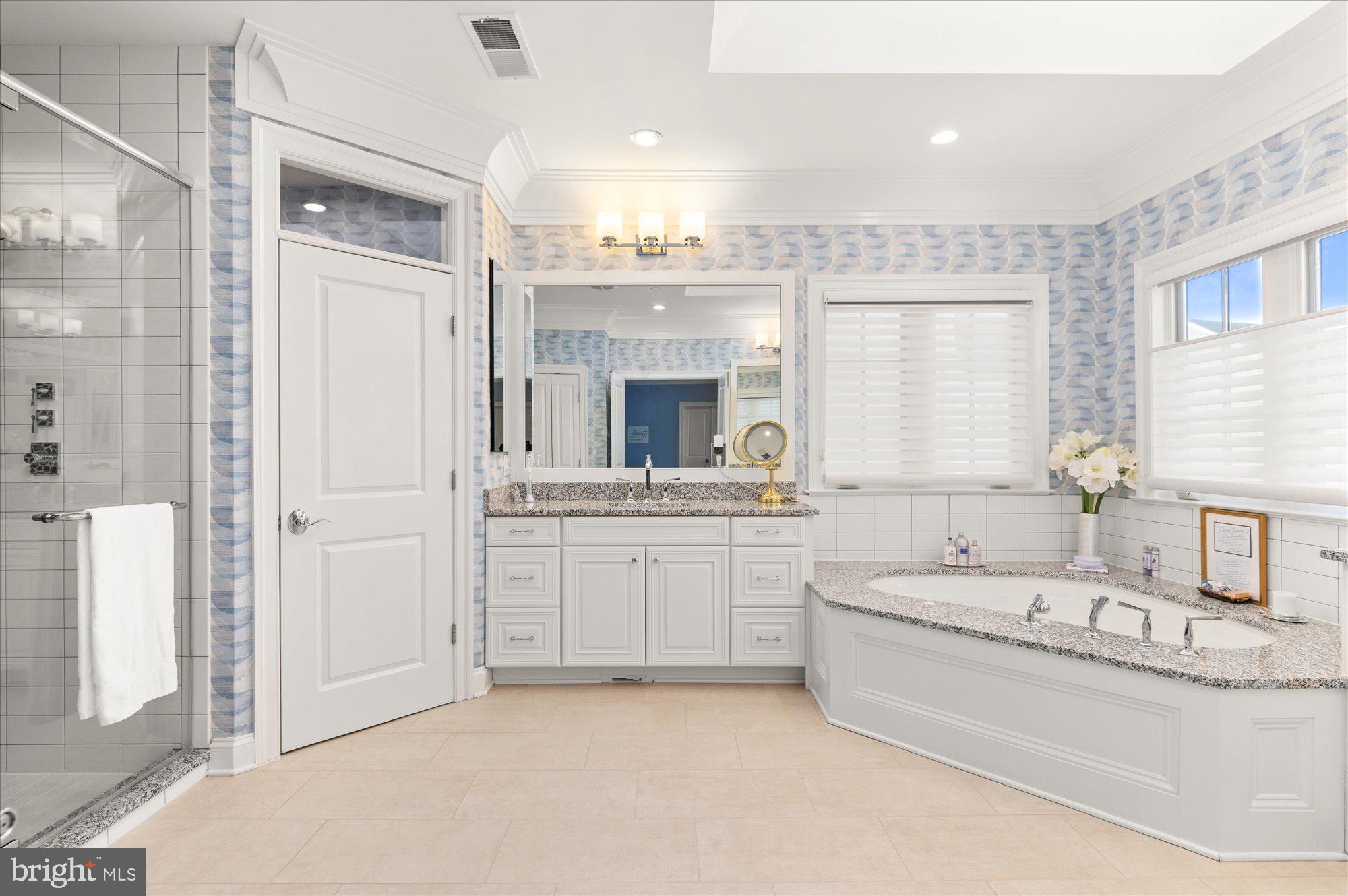 BETHESDA MEWS - Residential